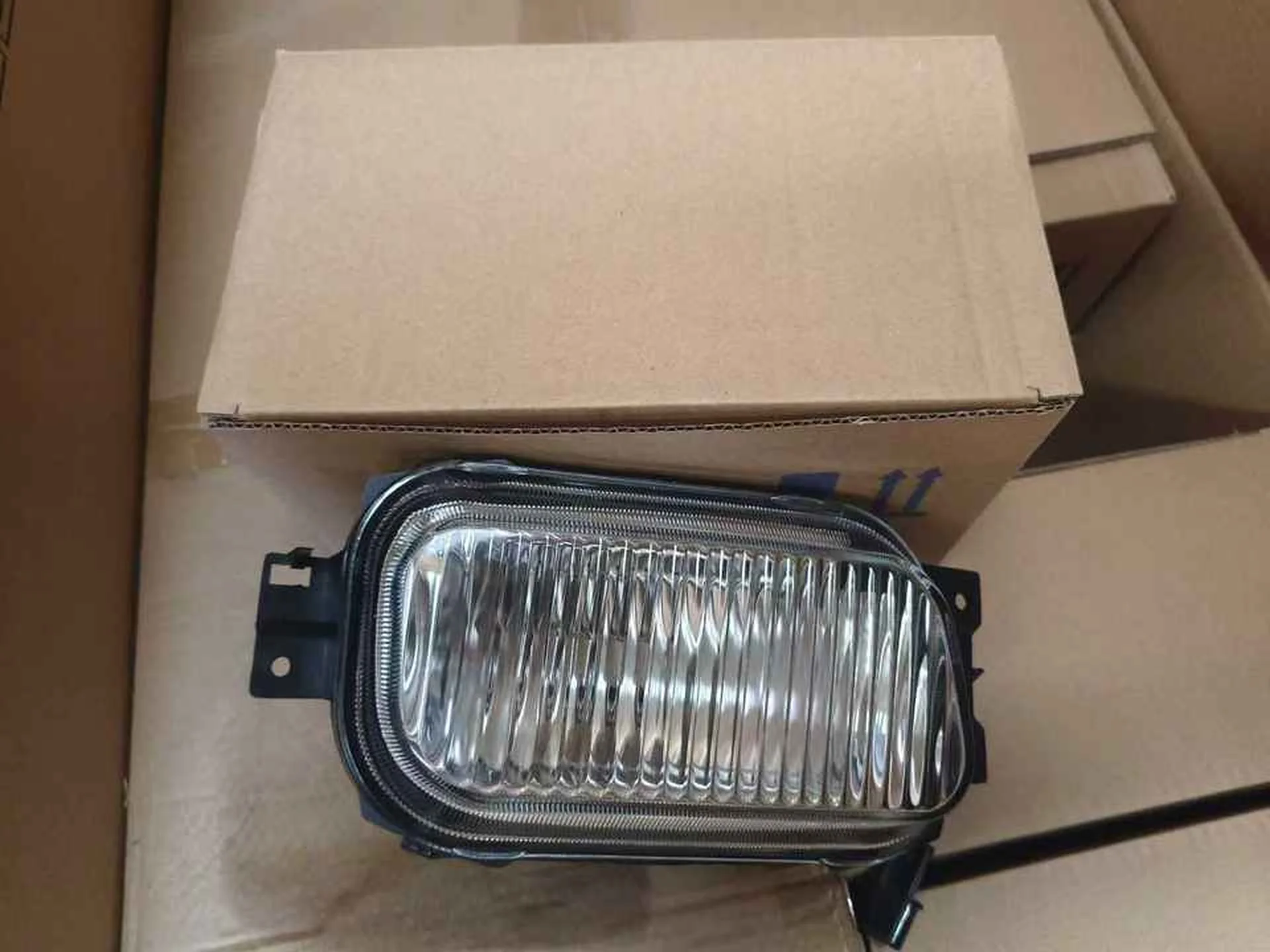 Plastic Fog Lamp for Mitsubishi Canter 2007