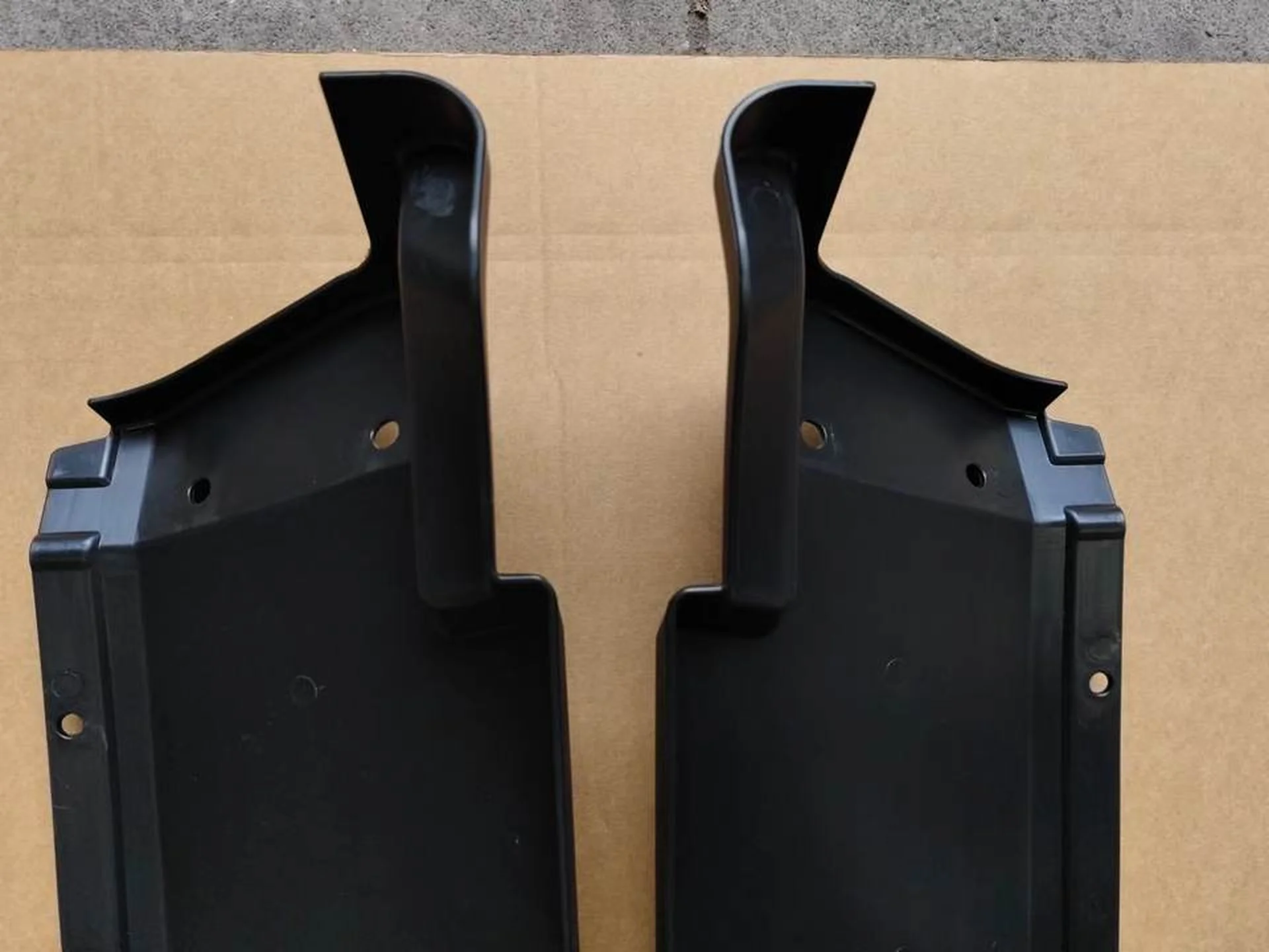 23*61CM Black Plastic Fender / Mud Flap for Mitsubishi Canter 2010