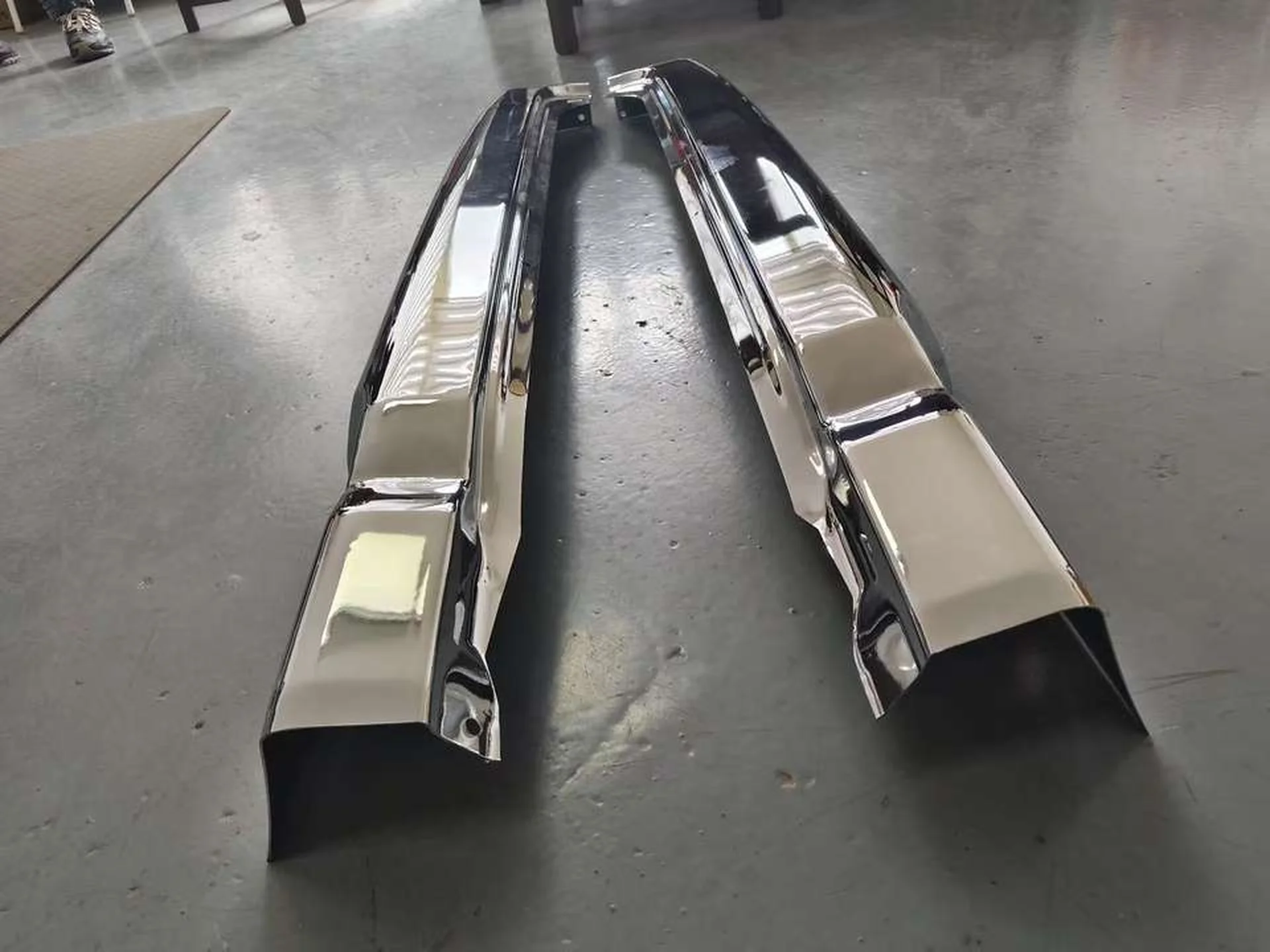 Chrome Metal Pillar Garnish for Mitsubishi Canter 2010