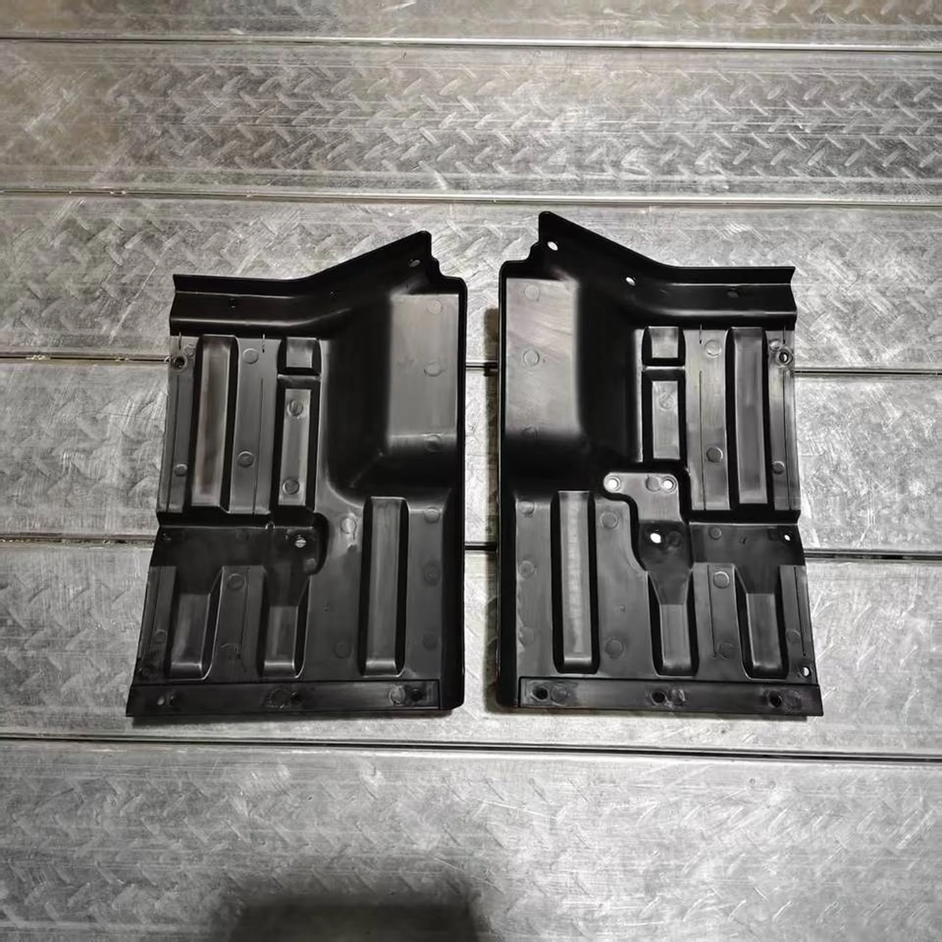 Black / Gray Plastic Fender / Mud Flap for Mitsubishi FE647 / FE511