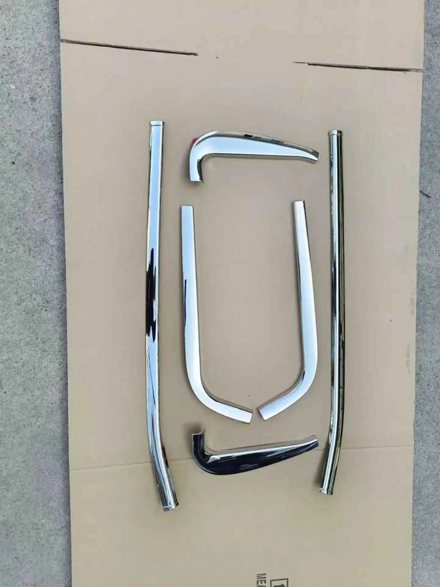 Chrome Plastic Door / Window Trim for Mitsubishi FE647 / FE511