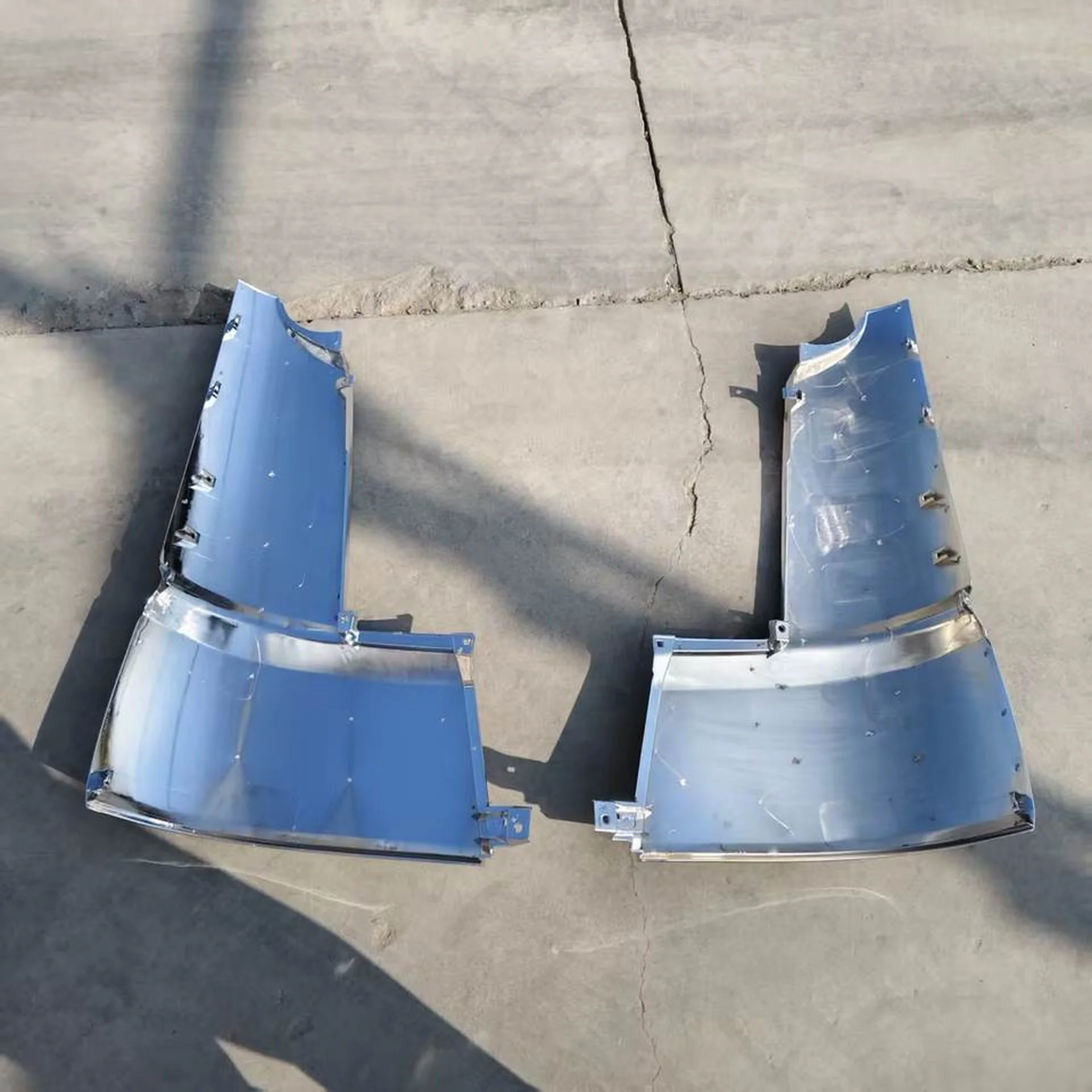 Chrome Plastic Corner Panel for Mitsubishi Fuso 2017
