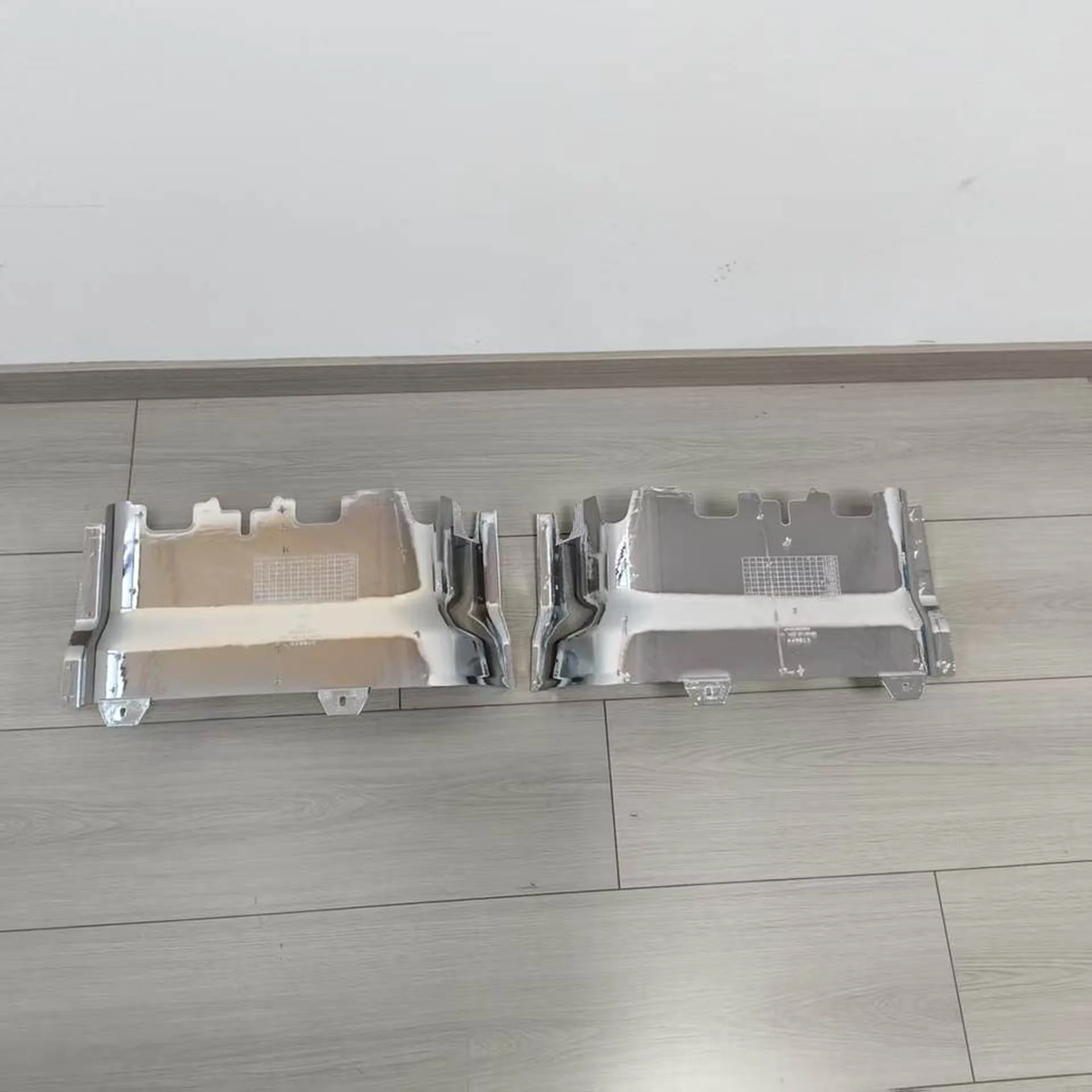 Chrome Plastic Step Panel for Nissan UD / Quon