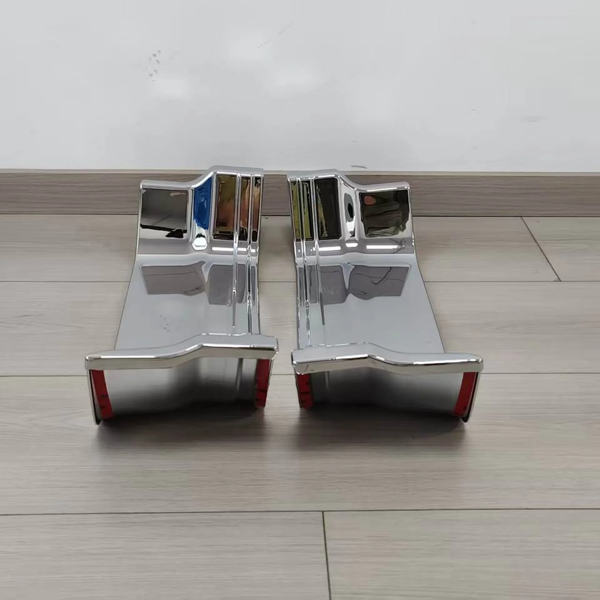 Chrome Plastic Step Panel for Nissan UD / Quon