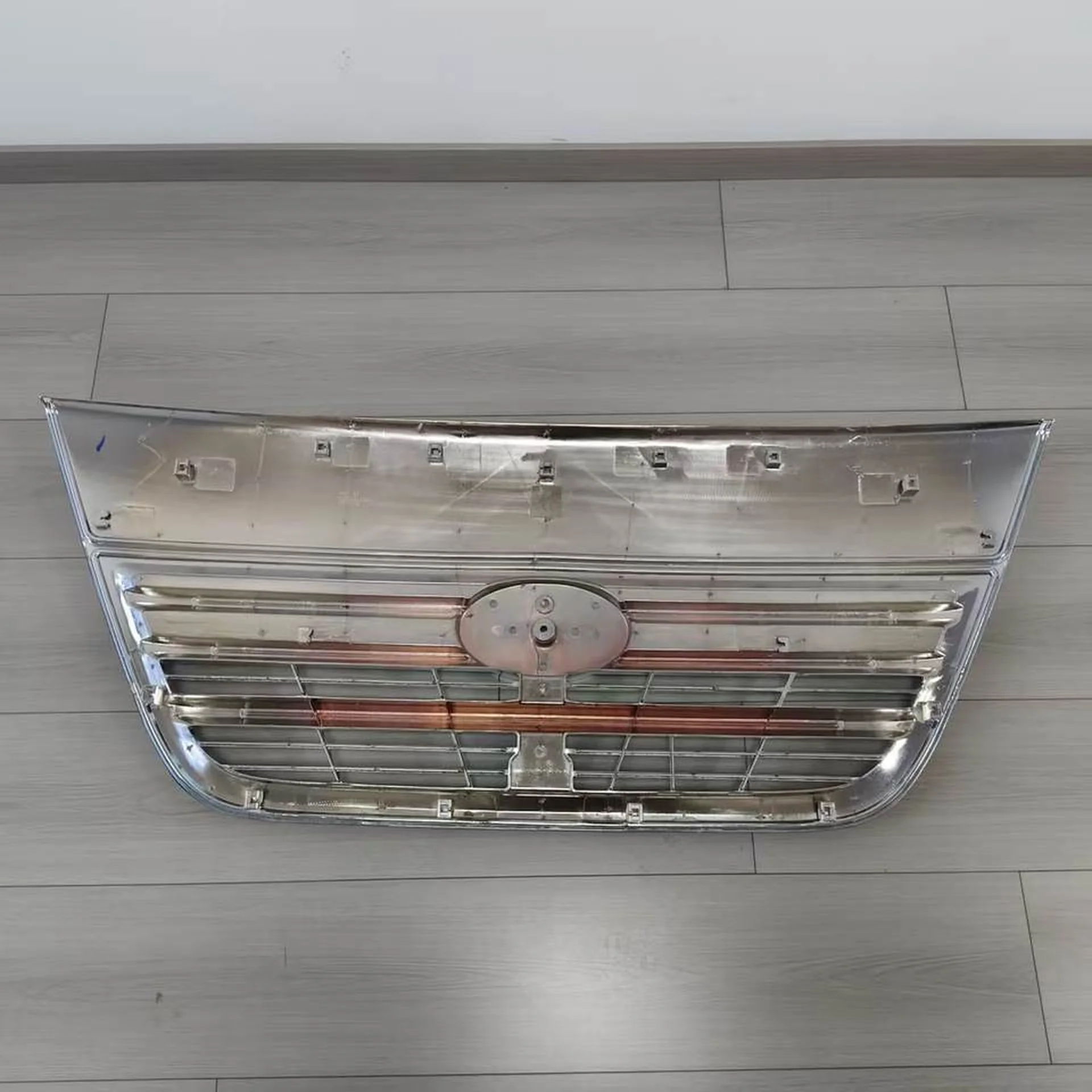 130CM Chrome Plastic Grille for Nissan PKB / CWM454