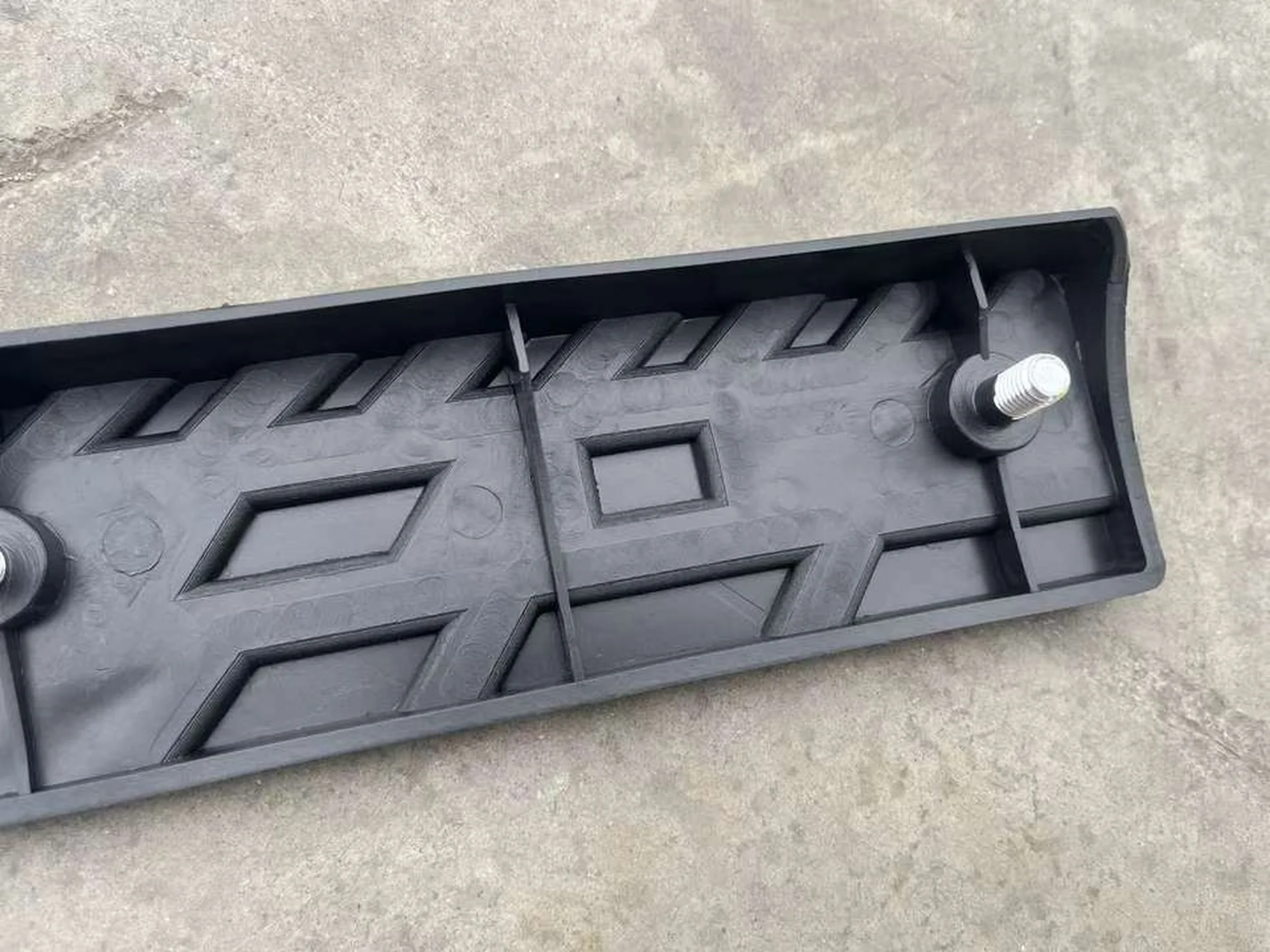 50*6CM Black Plastic Door / Window Trim for Nissan CWA451 / UD