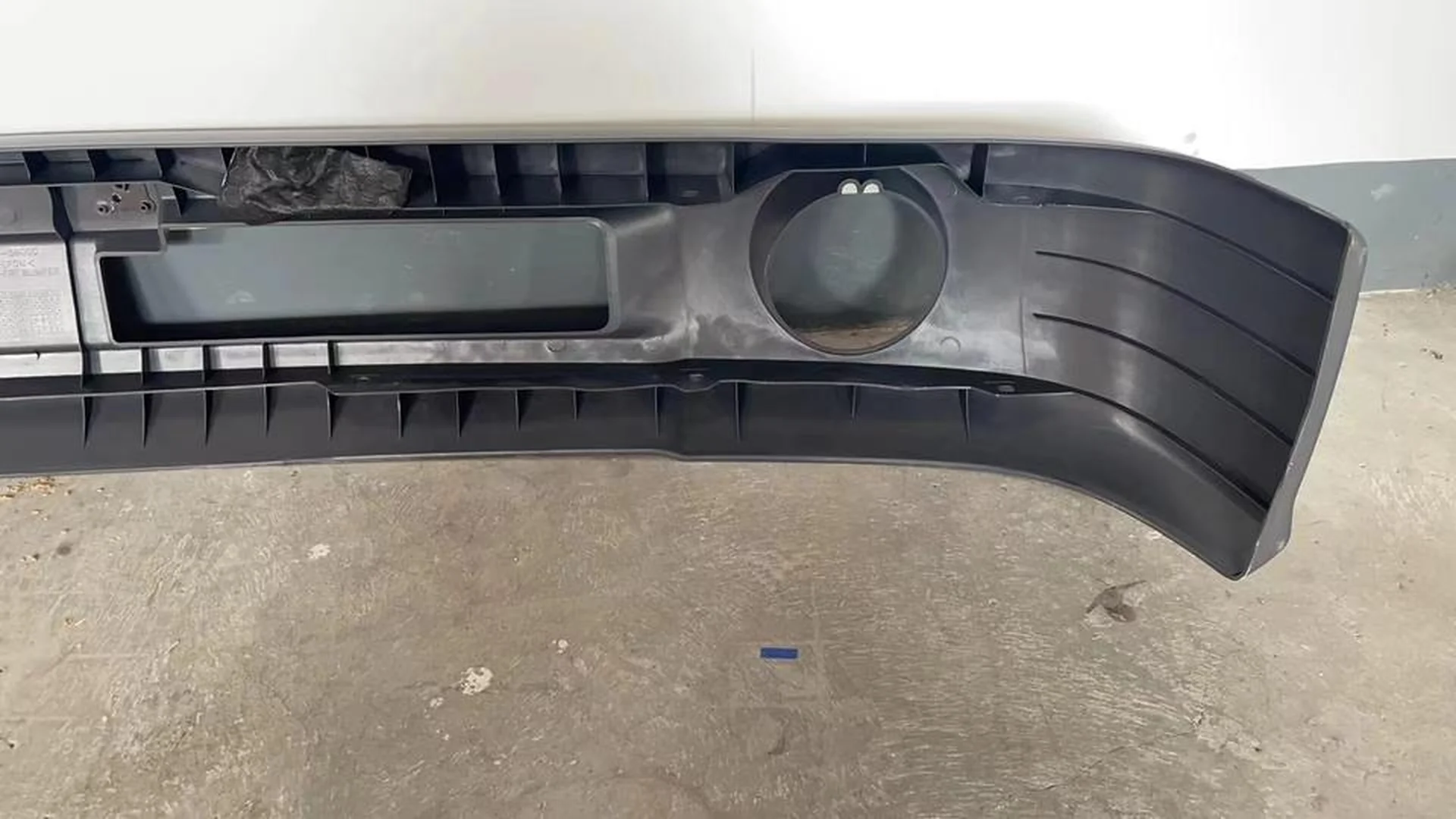 Black Plastic Bumper for Hyundai HD65 / HD78