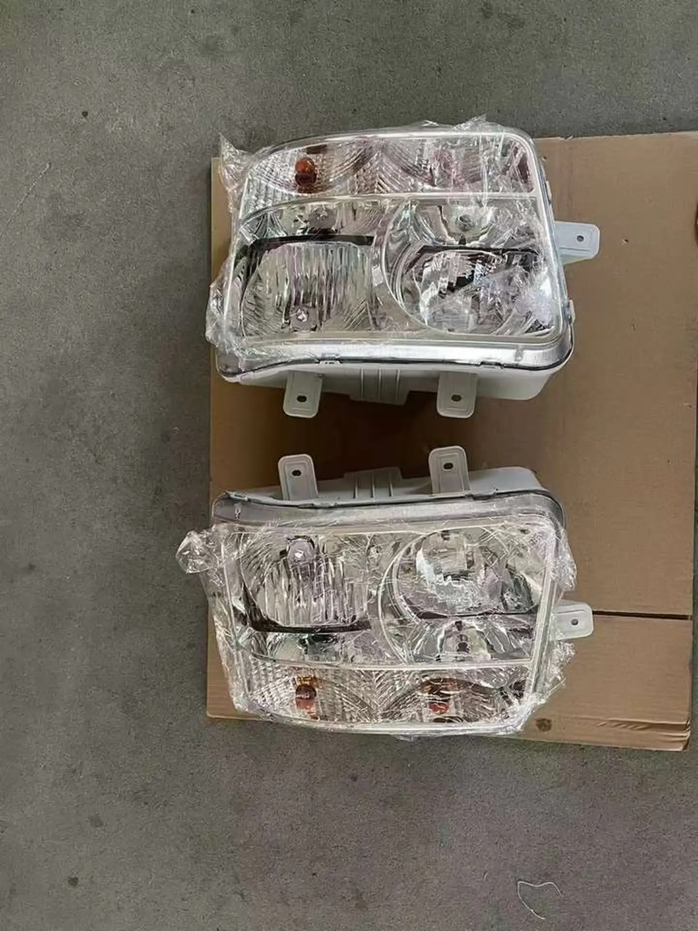 12V/24V / 12V24V Plastic Head Lamp for Hyundai Trago
