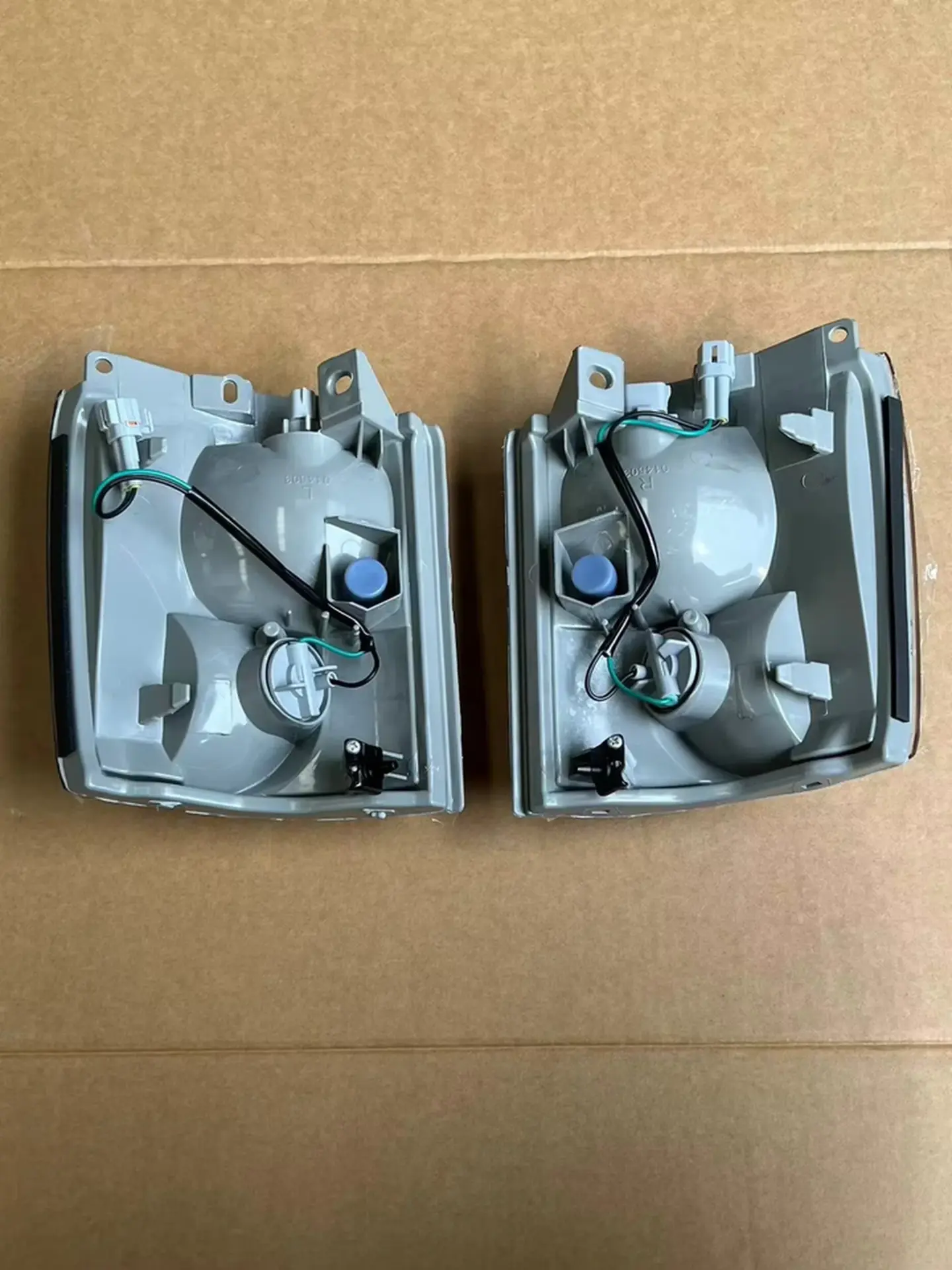 Plastic Corner Lamp for Hino