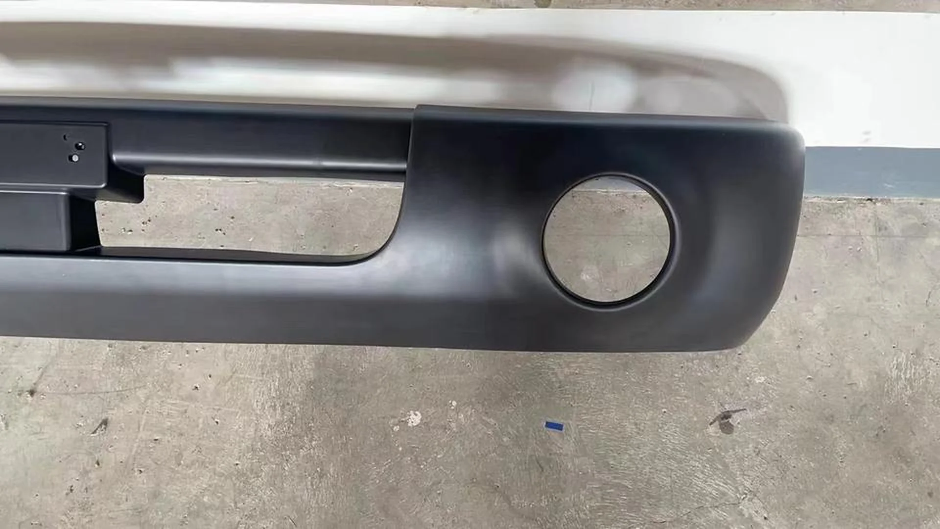 Black Plastic Bumper for Hyundai