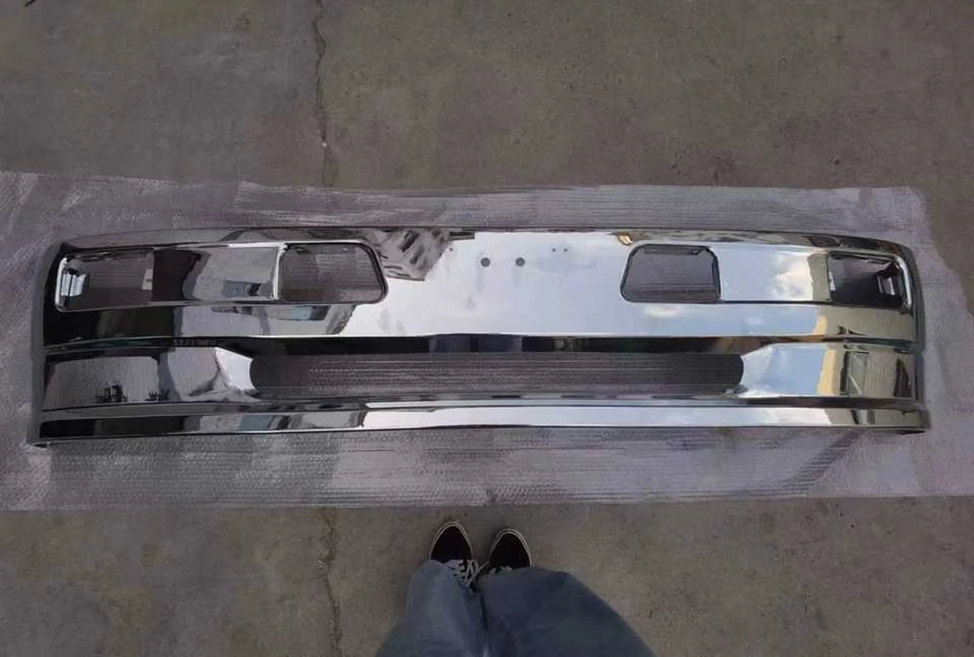 225CM Chrome / White Metal Bumper for Hino FM3M / FM2K