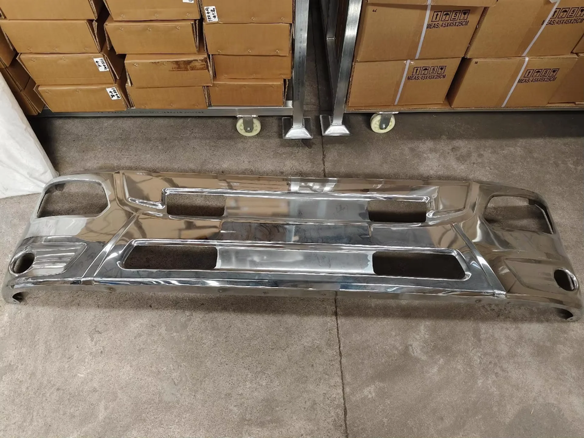 Chrome Iron Bumper for Hino Victor