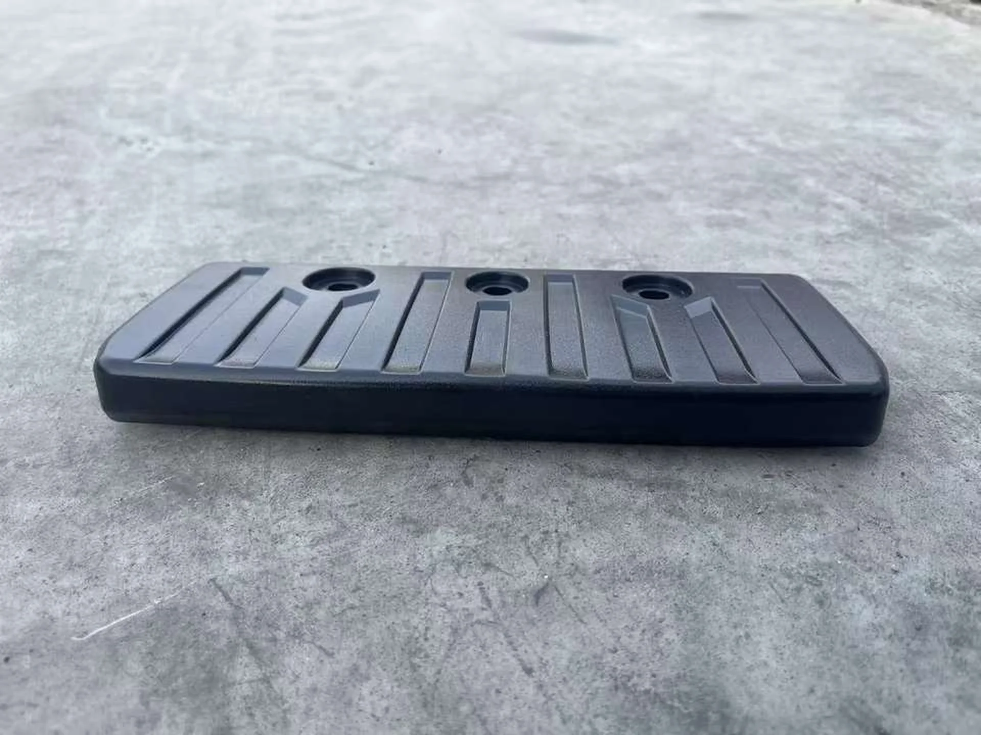 25CM Black Plastic Bumper for Hino Victor