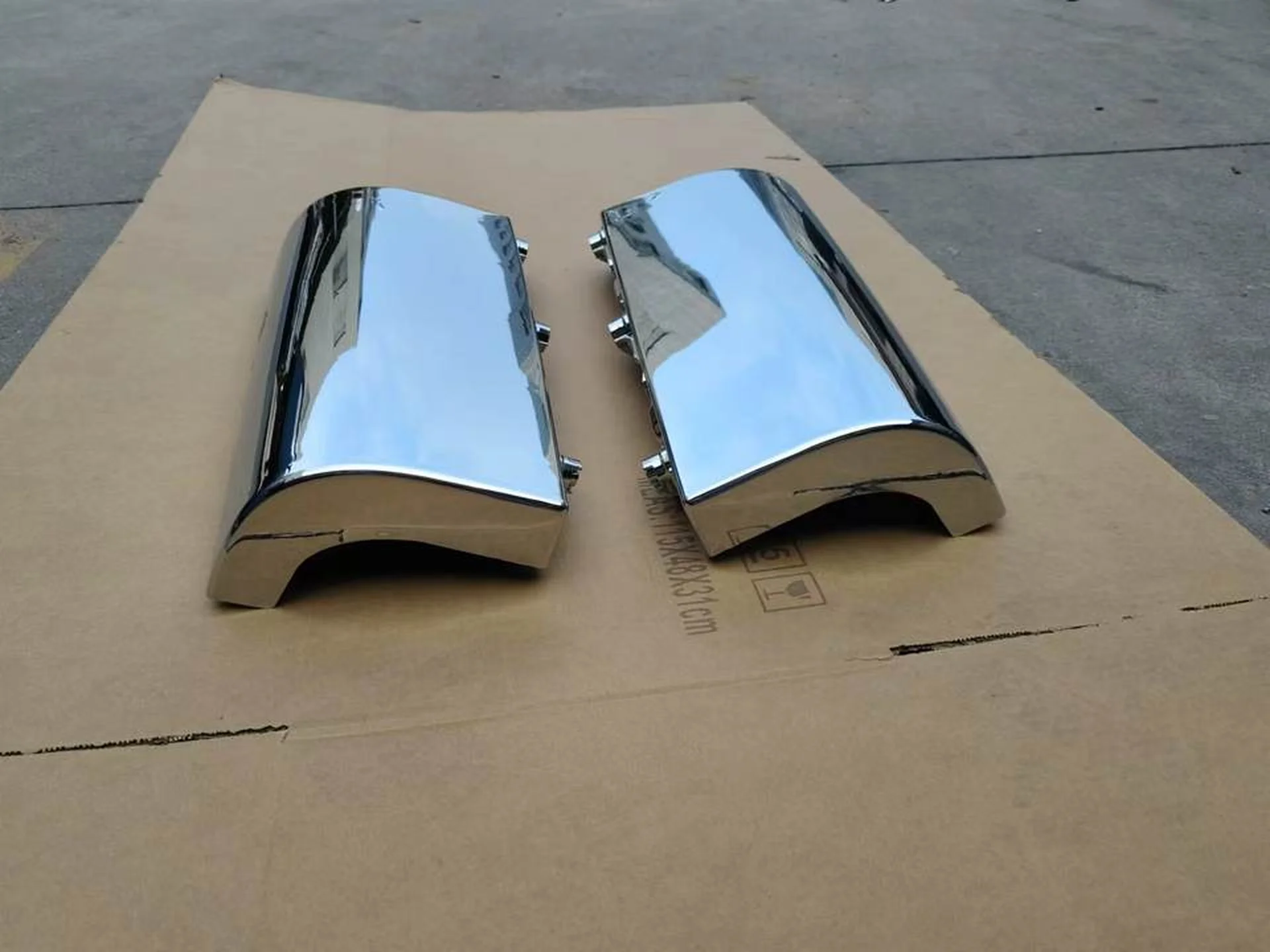 Chrome Plastic Step Panel for Isuzu Giga 2010-2012