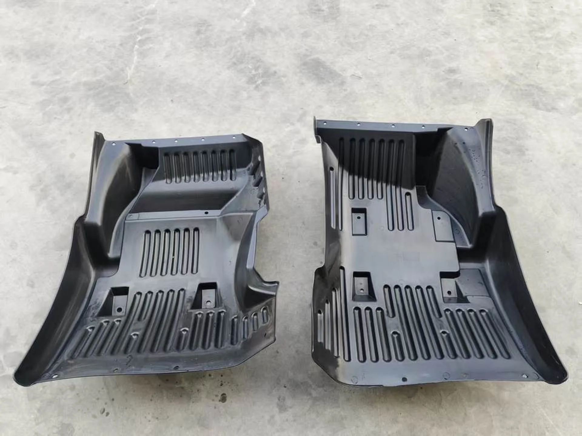 Black Plastic Fender / Mud Flap for Hino Victor