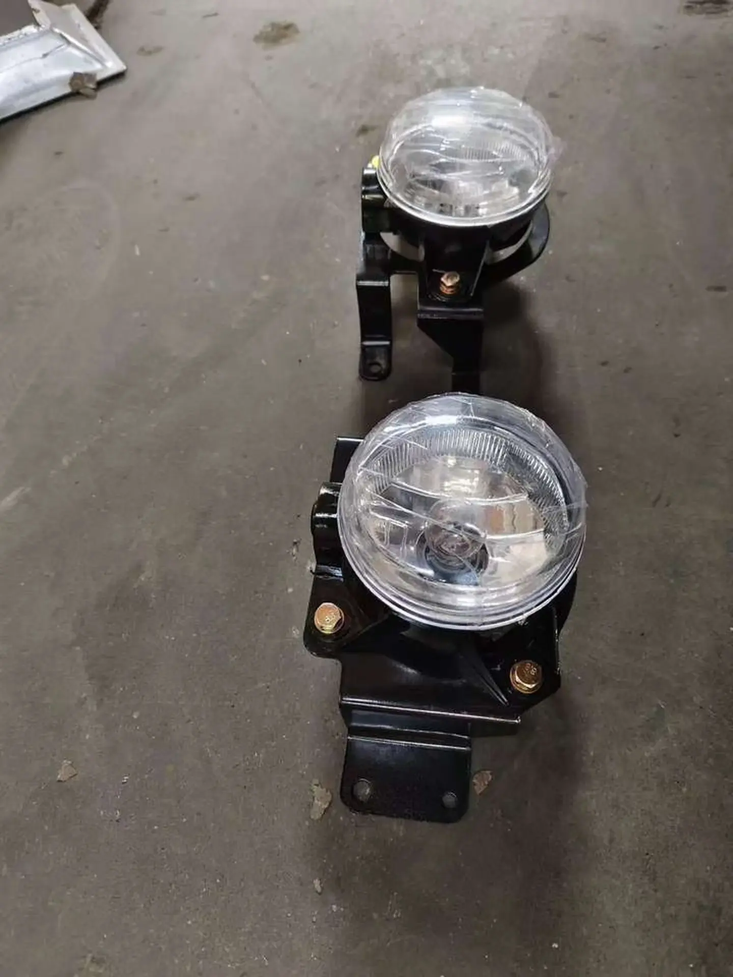 White Plastic Fog Lamp for Hino Victor
