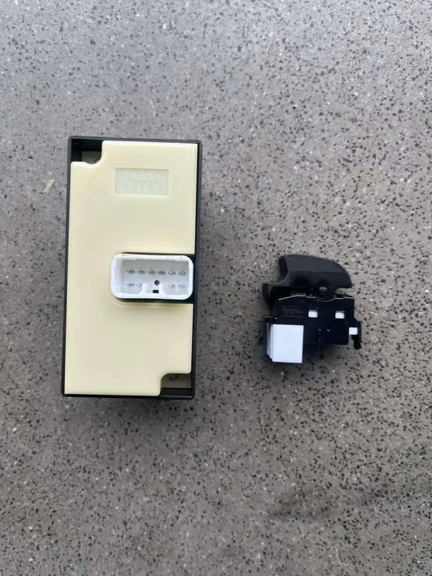 Black Plastic Dashboard / Switch for Hino Mega 500