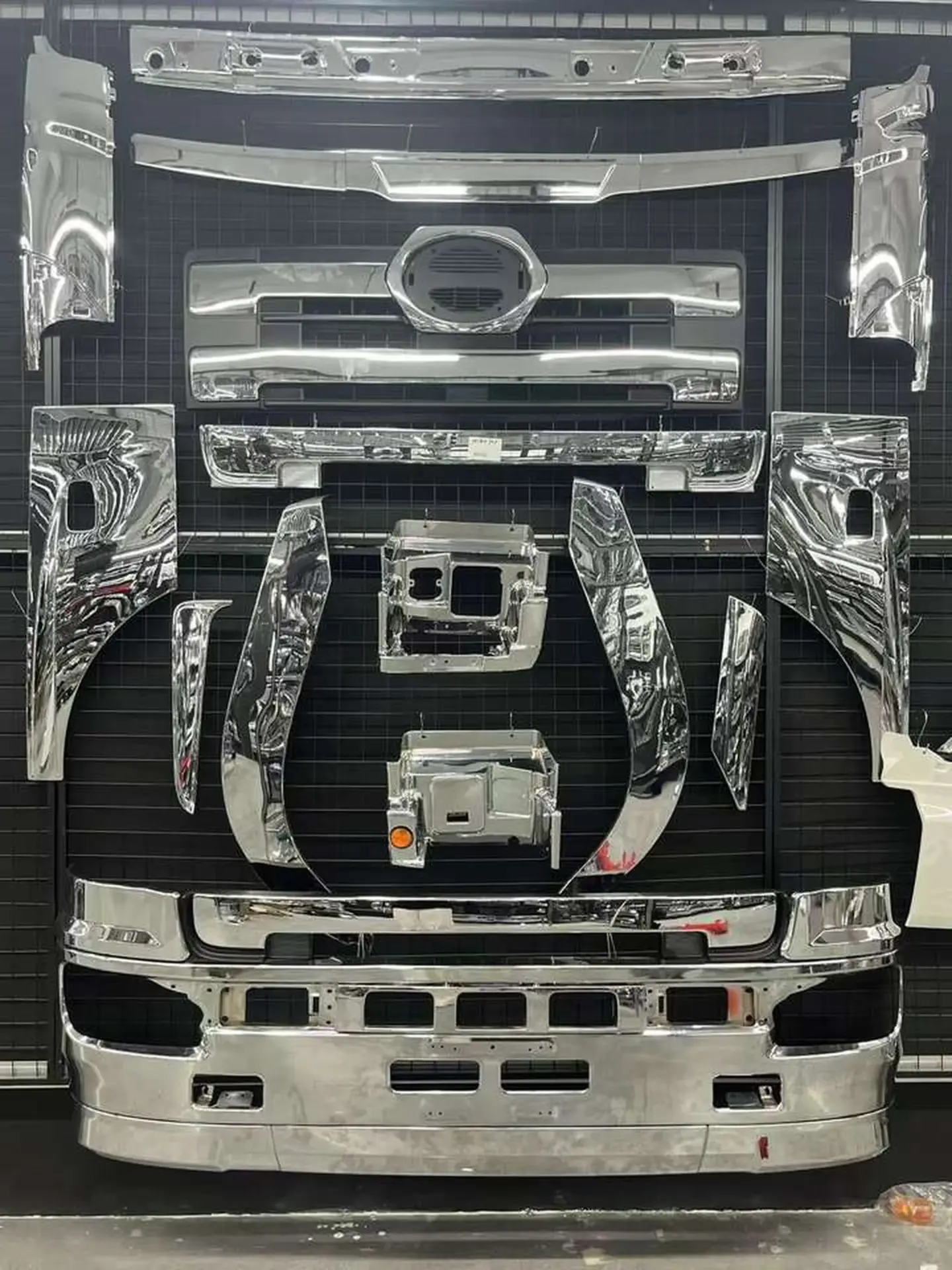 Chrome / White Plastic Wiper Panel / Arm for Hino Victor