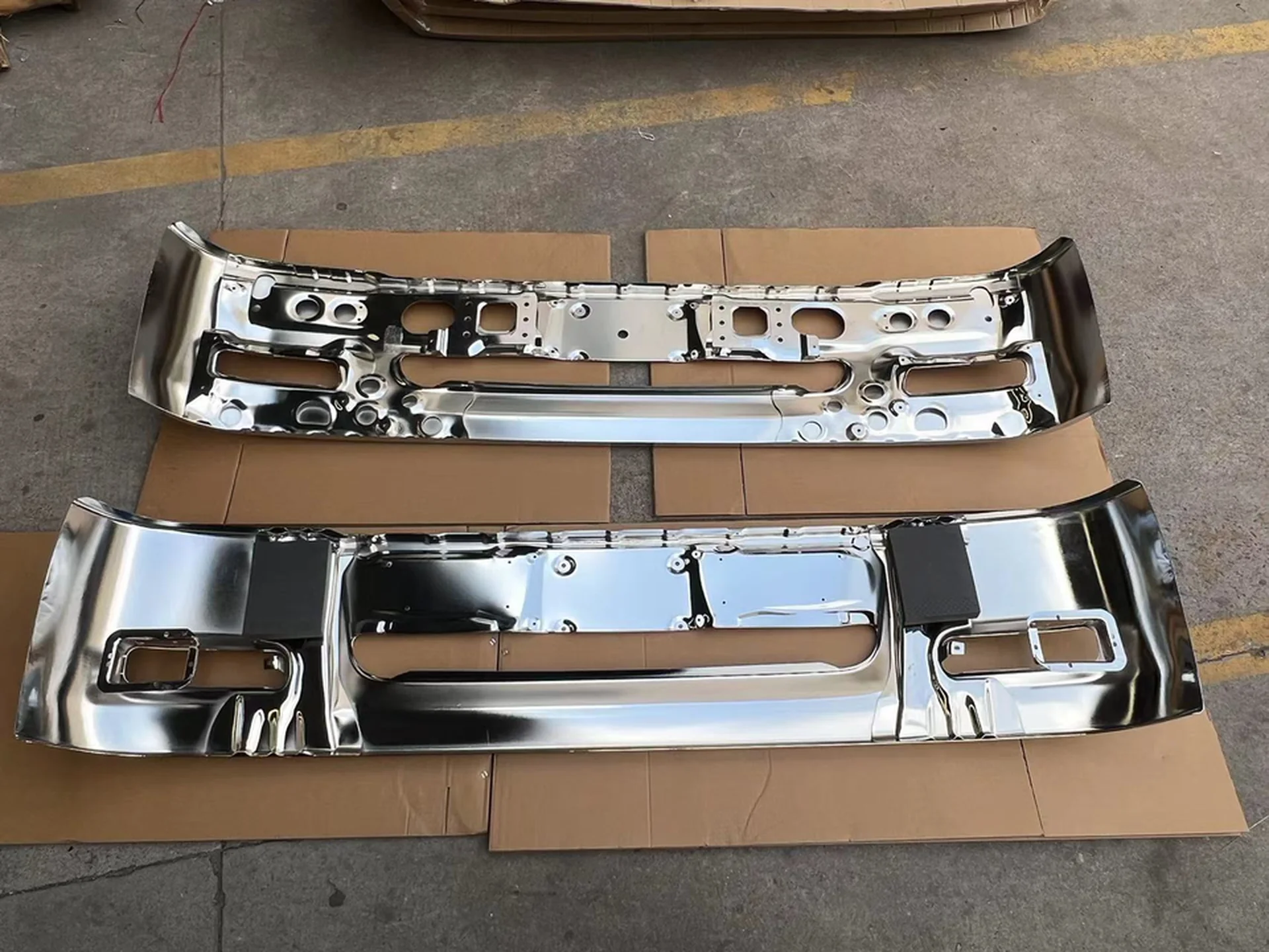 240CM Chrome / White Metal Bumper for Hino Profia