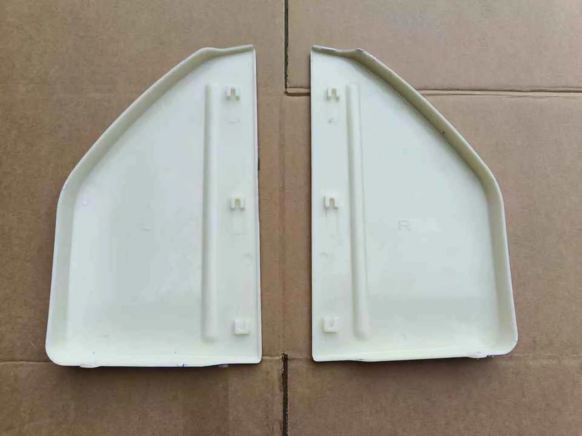 Chrome / White Plastic Step Panel for Hino FM3M / FM2K
