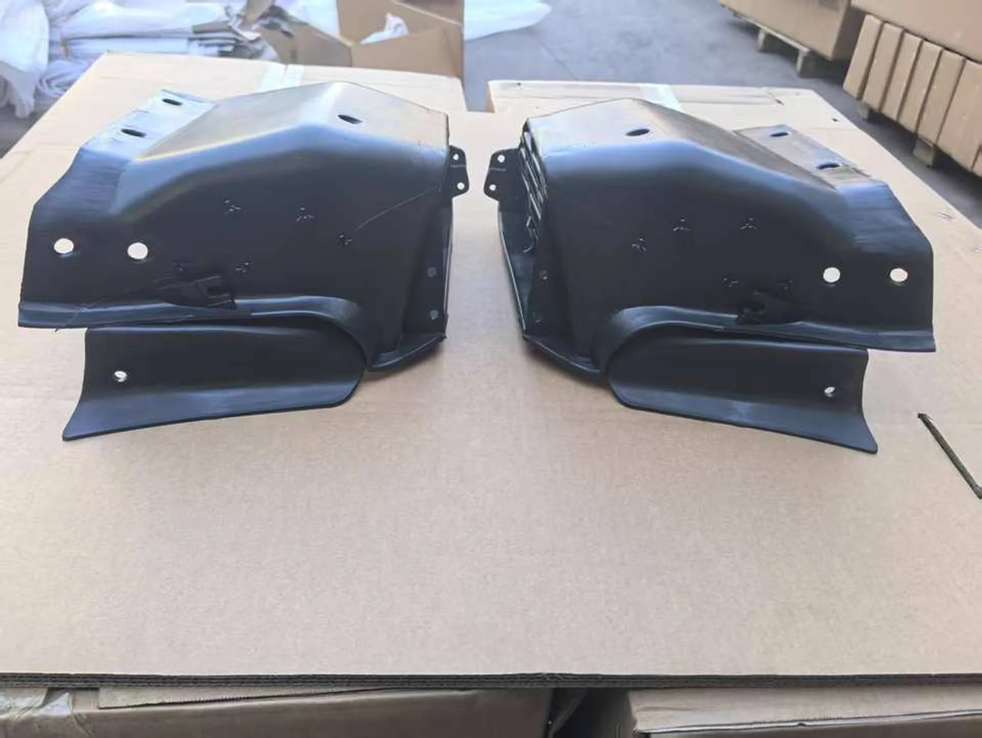 32CM Black Plastic Step Panel for Hino 300 Dutro