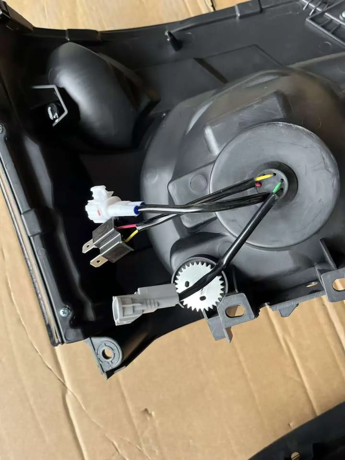 12V/24V / 12V Plastic Head Lamp for Hino 300 Dutro
