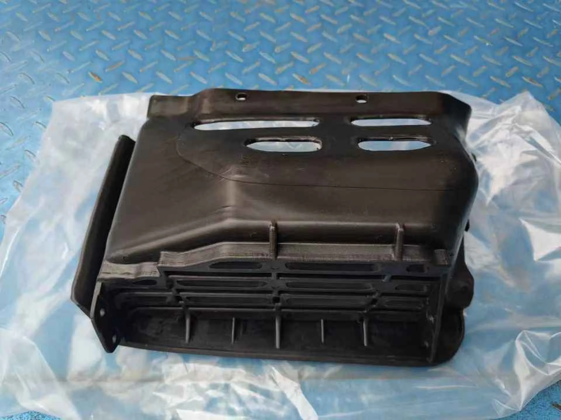 51CM Black Plastic Step Panel for Hino 300 Dutro