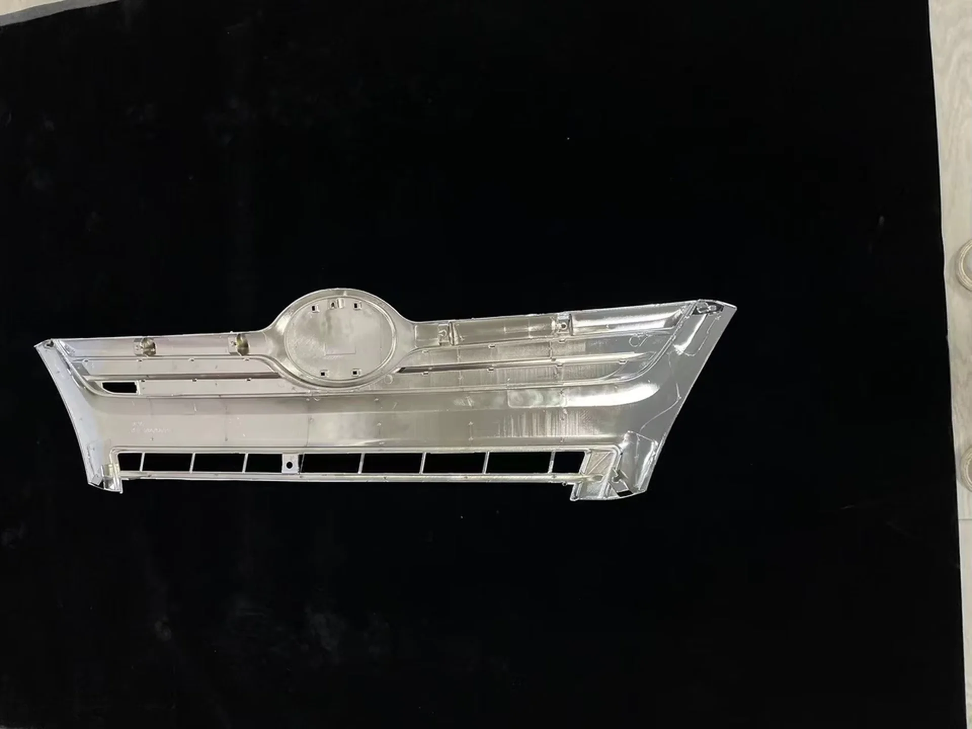135CM Chrome / Black Plastic Grille for Hino 300 Dutro