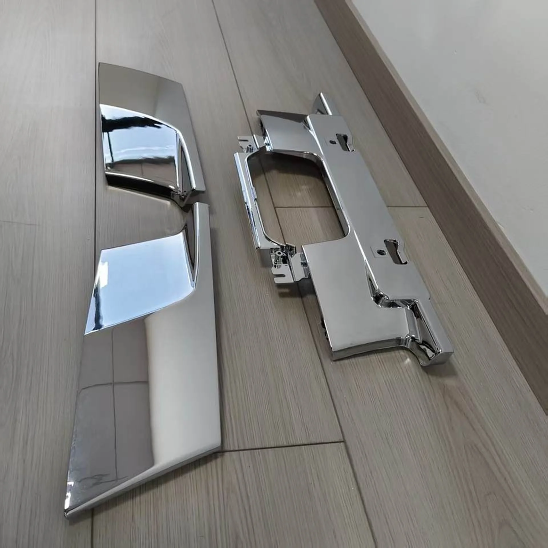 Chrome Plastic Bumper for Hino Dominator 500 / New 500