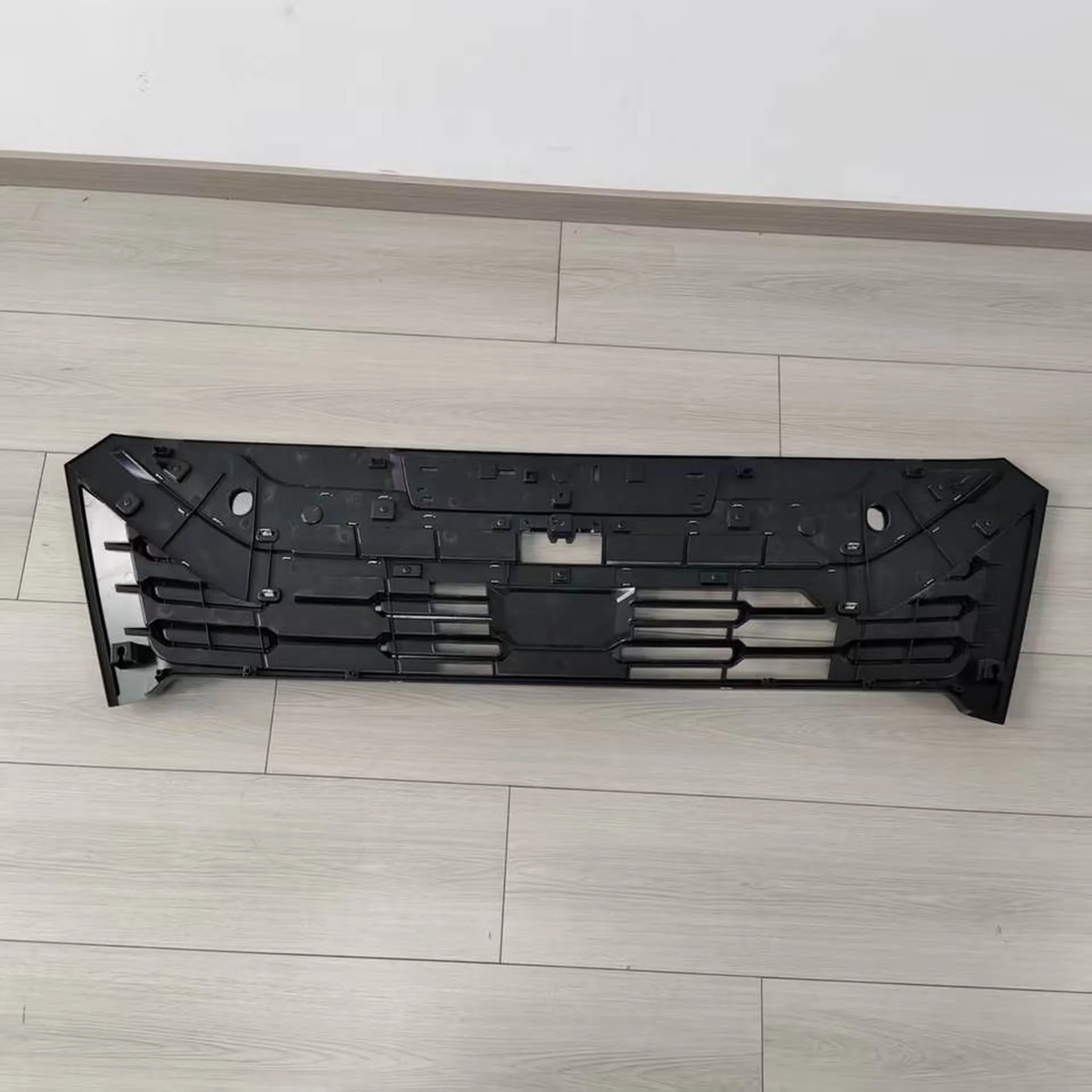 Chrome / Black Plastic Grille for Isuzu New Elf 2023