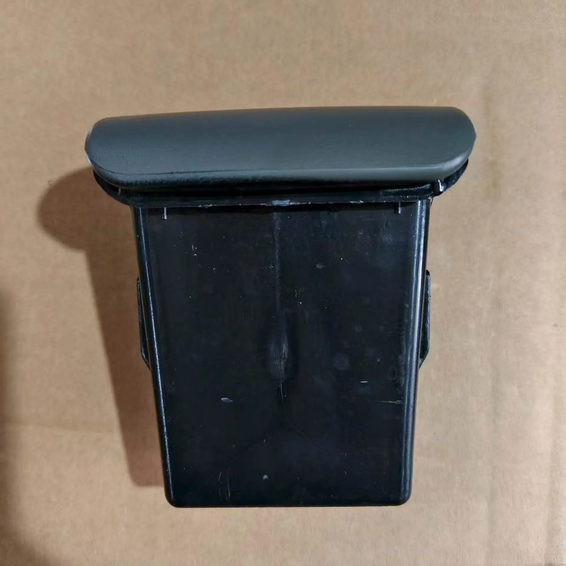 Black Plastic Ashtray for Isuzu NPR 700P