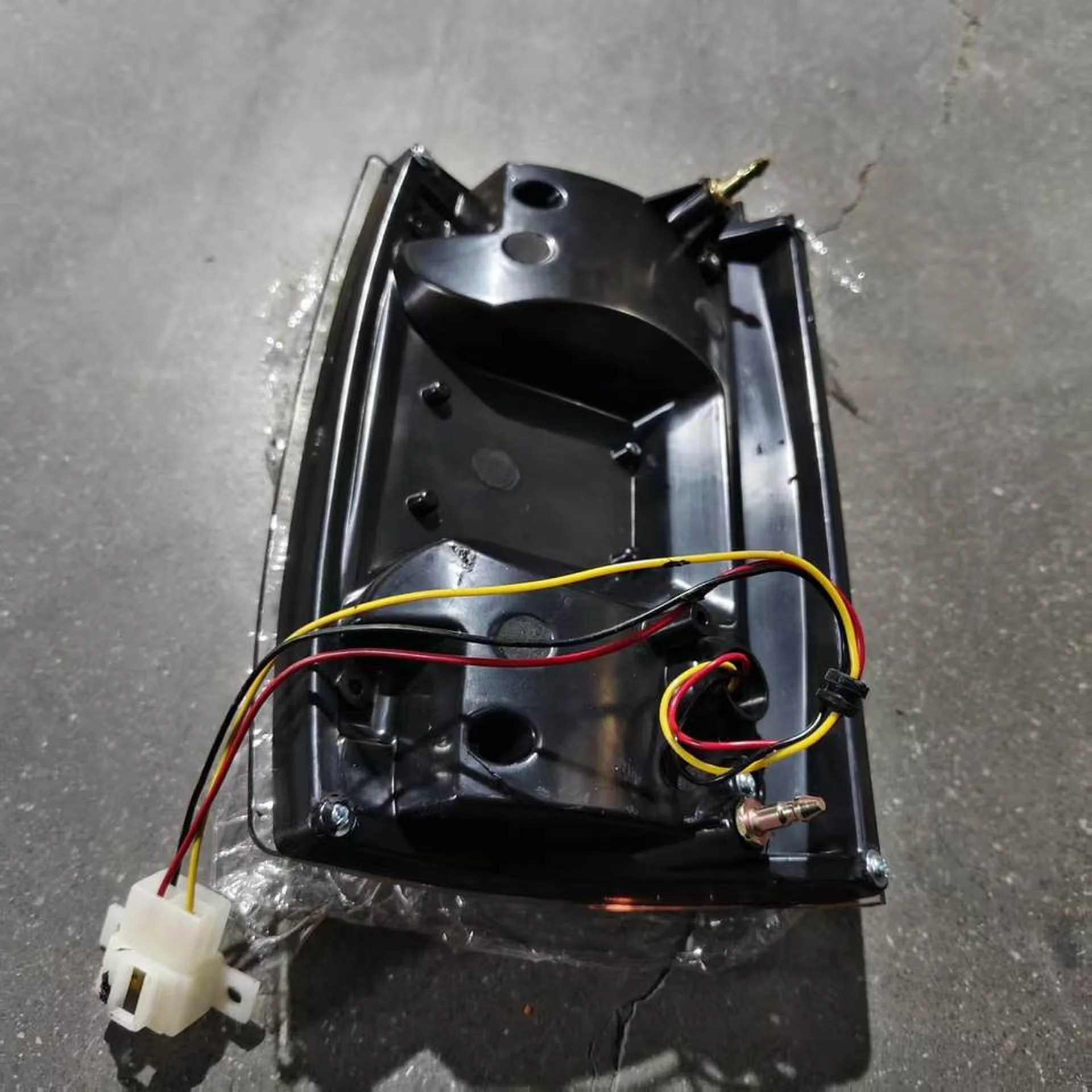Black Plastic Corner Lamp for Isuzu NPR 100P