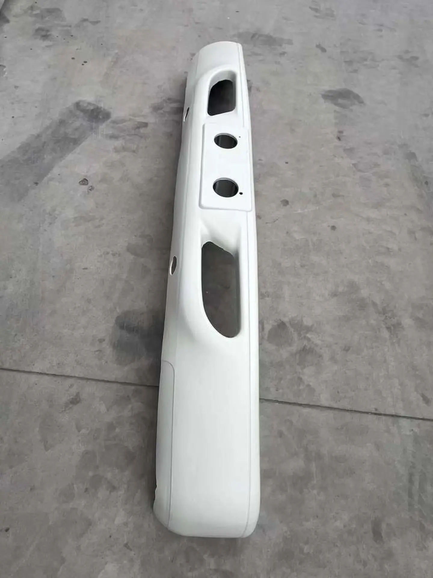 White Plastic Bumper for Isuzu NPR 100P