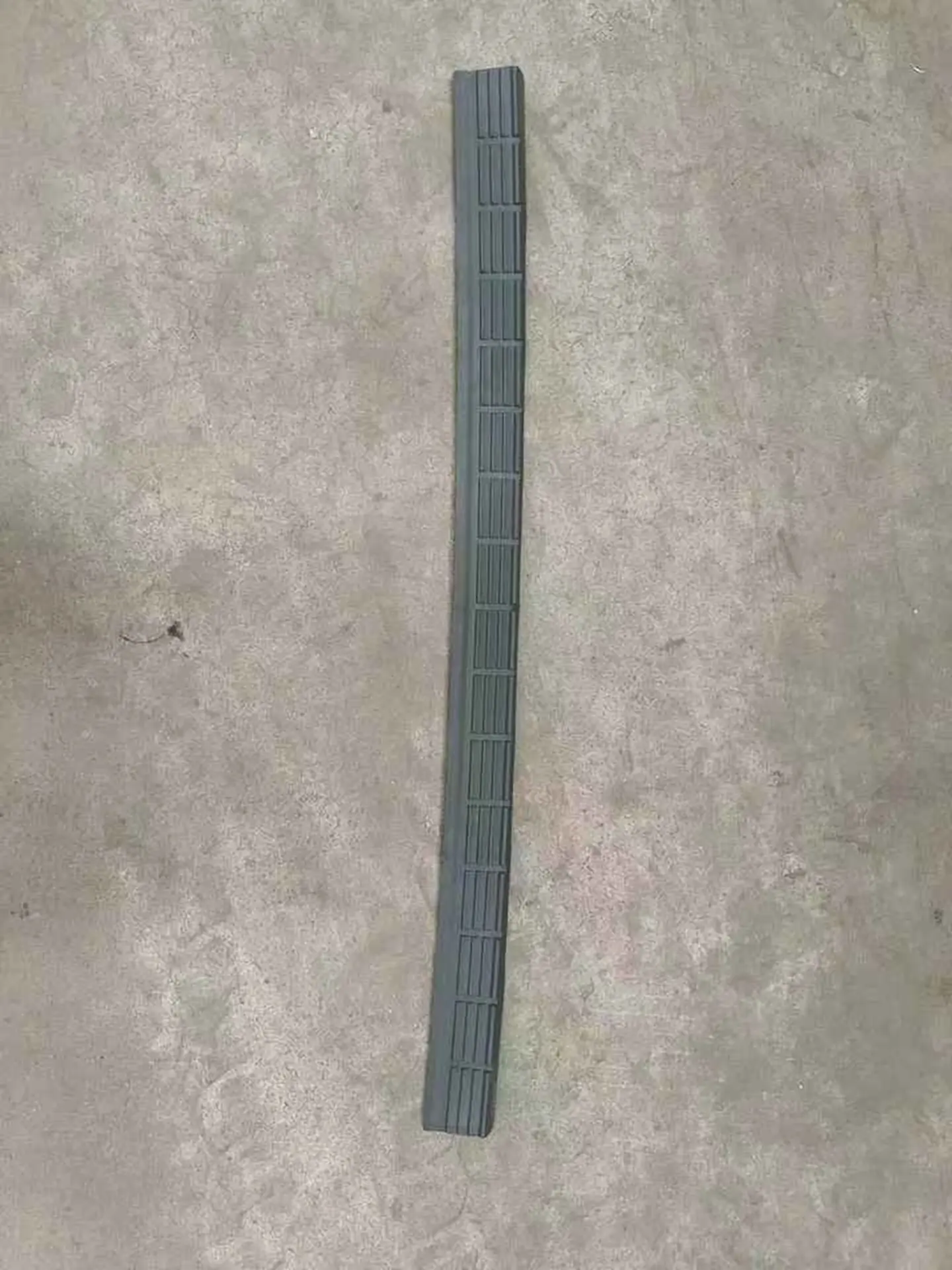 Black Plastic Bumper for Isuzu Deca 270/320