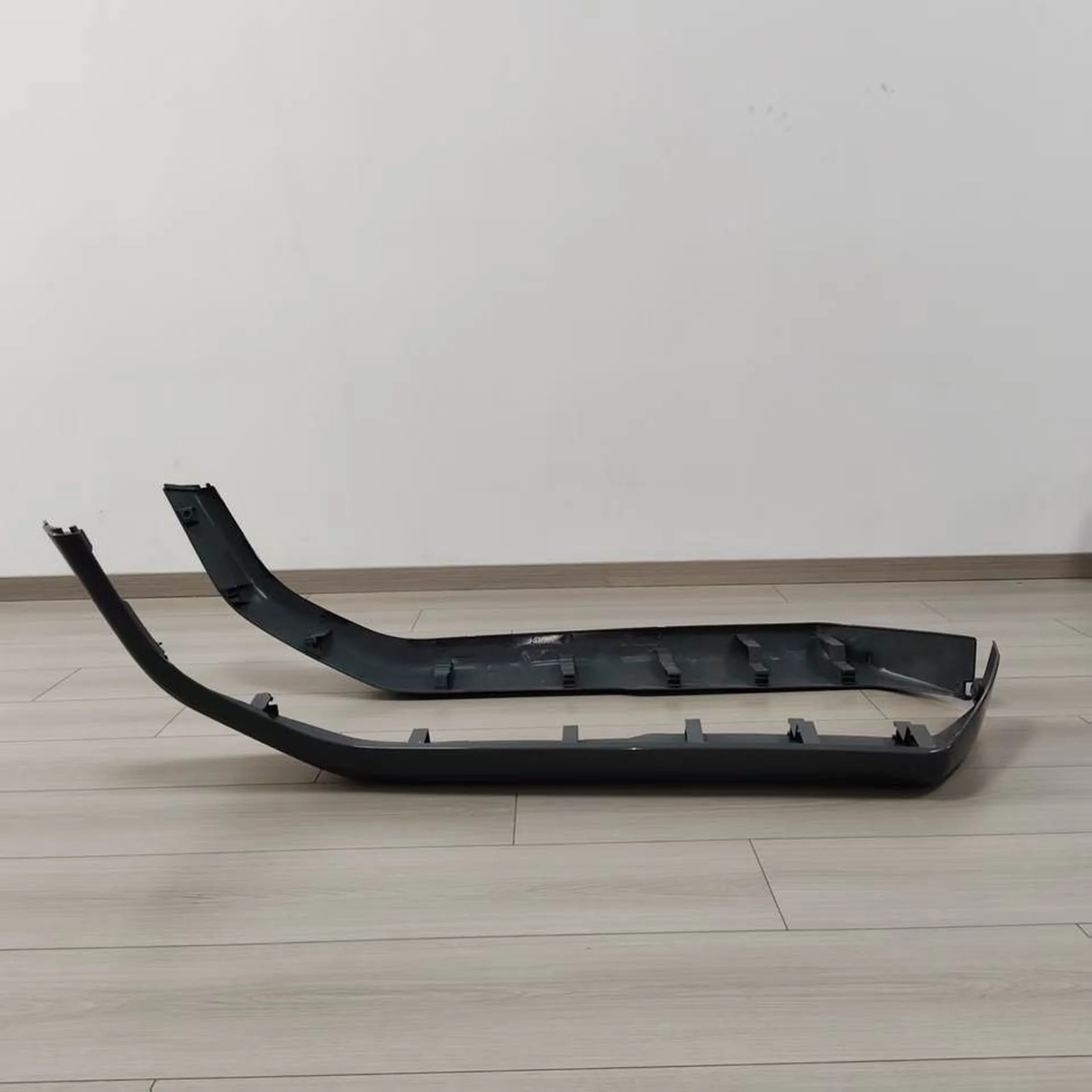 144CM Gray Plastic Fender / Mud Flap for Mitsubishi FN627 / FM617