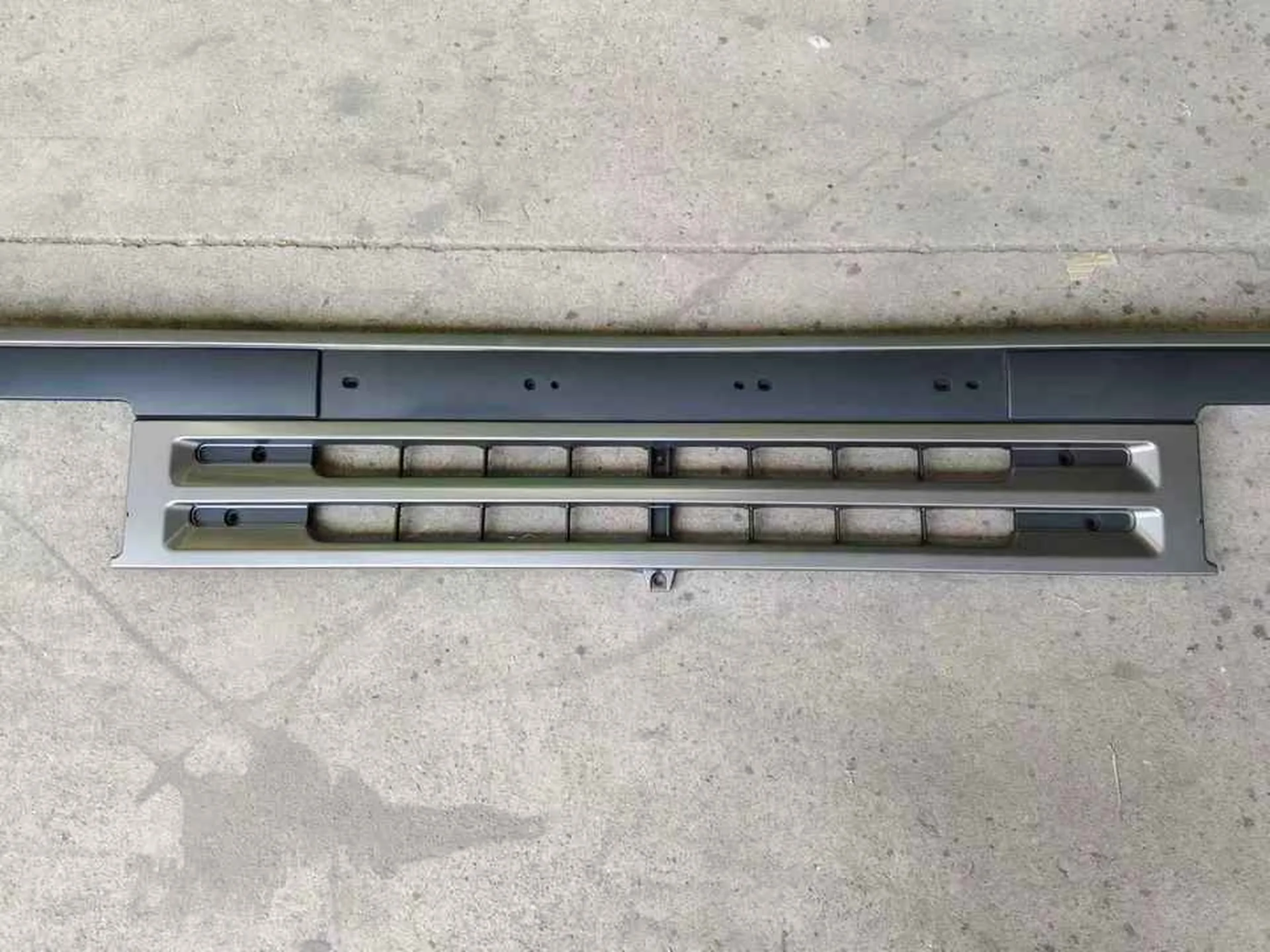 Chrome / Gray Plastic Grille for Mitsubishi FE444