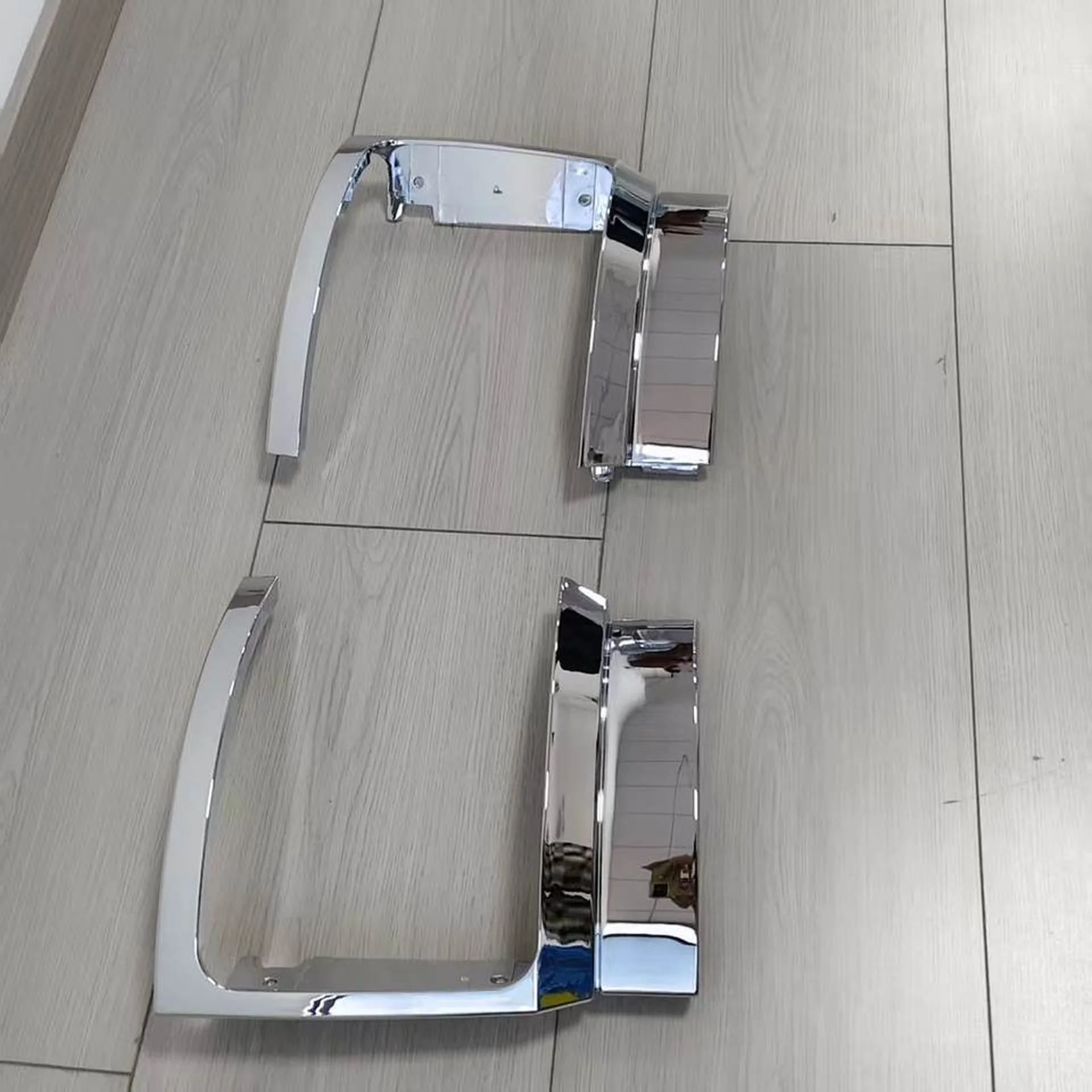 24*11CM Chrome Plastic Corner Lamp for Mitsubishi Fuso F380