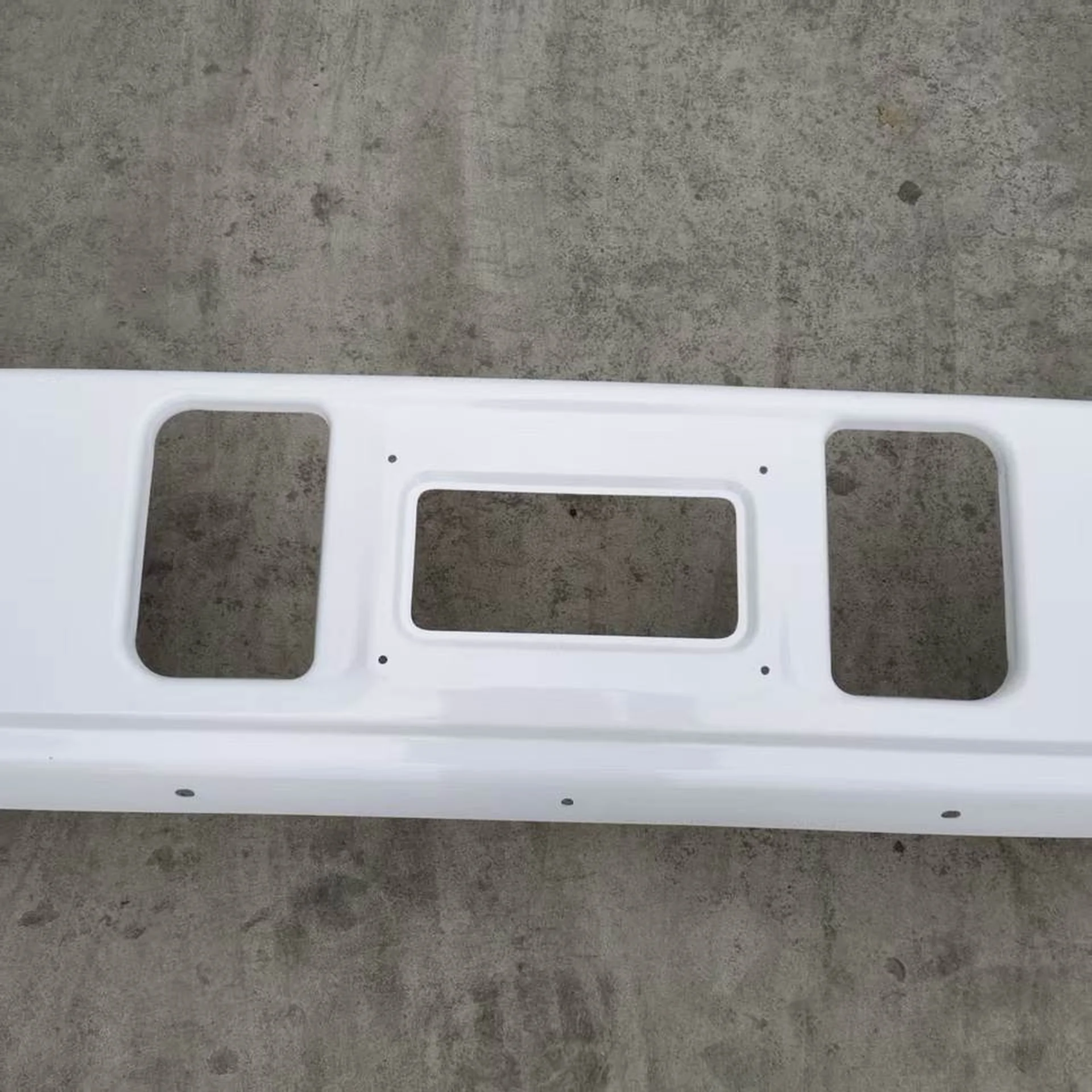 240CM Chrome / White Metal Bumper for Mitsubishi Fuso F380