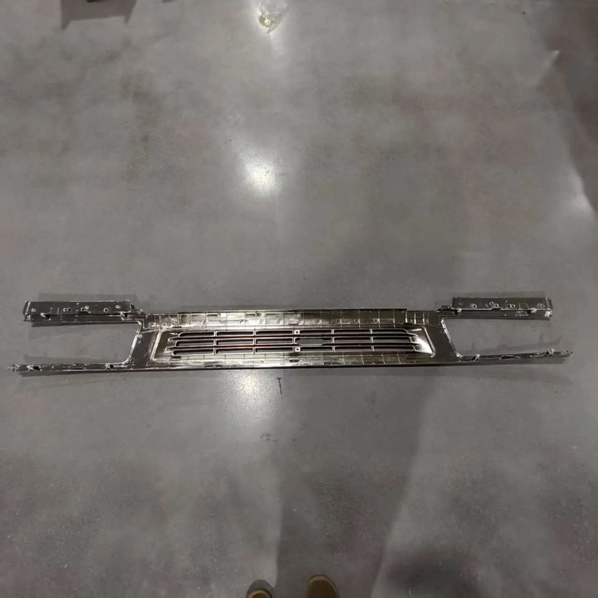 210CM Chrome / Black Plastic Grille for Mitsubishi Fuso F380