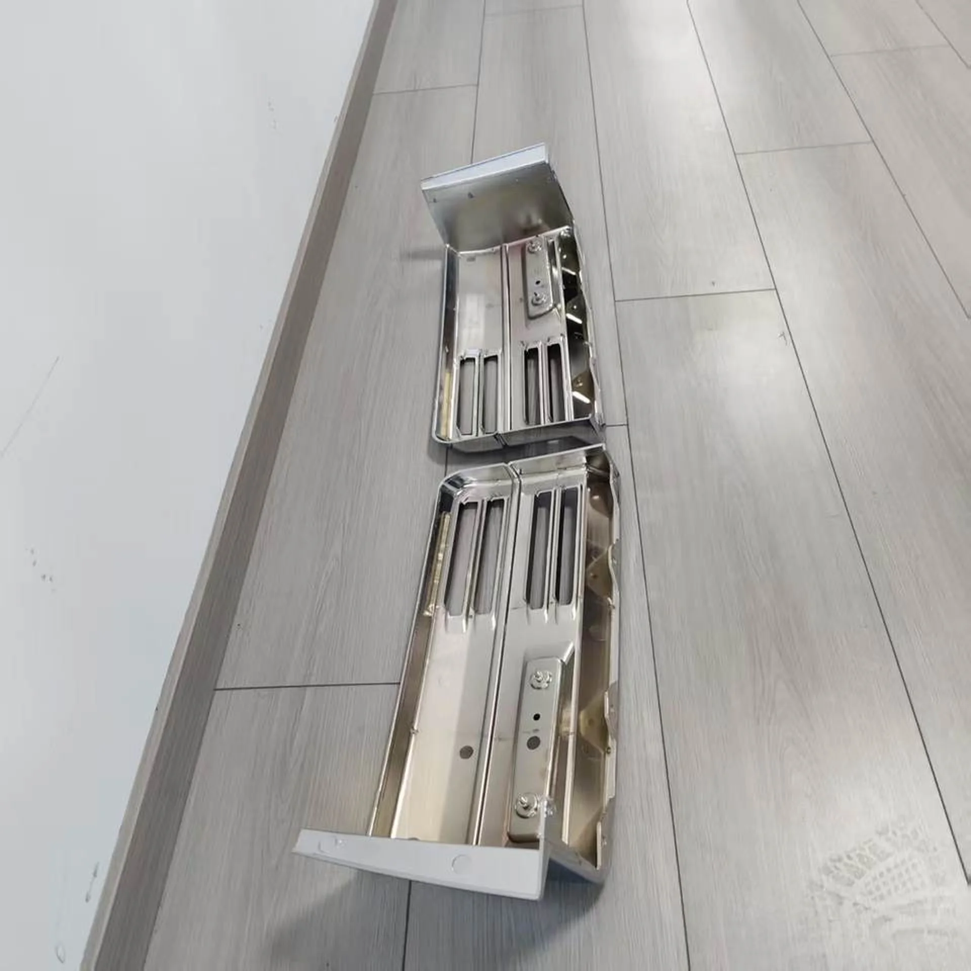 46.5*19CM Chrome Plastic Step Panel for Mitsubishi Fuso F420