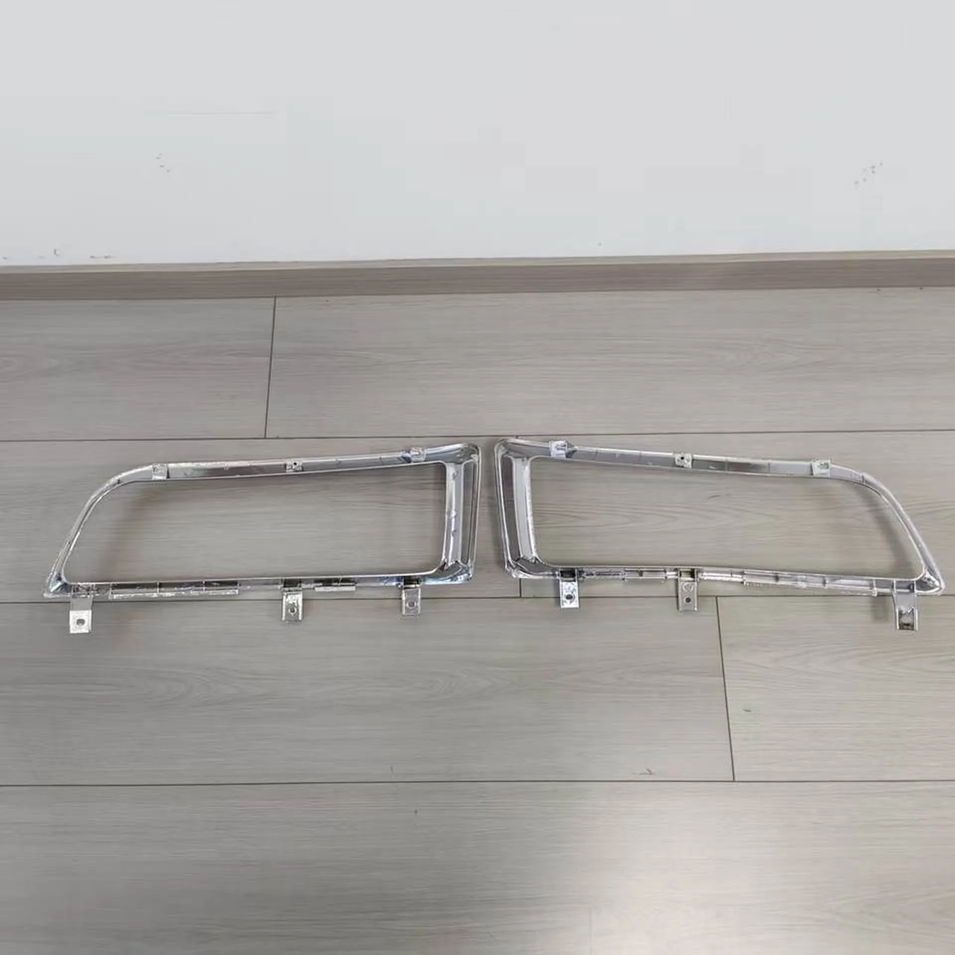48*17CM Chrome Plastic Head Lamp for Mitsubishi Fuso F420