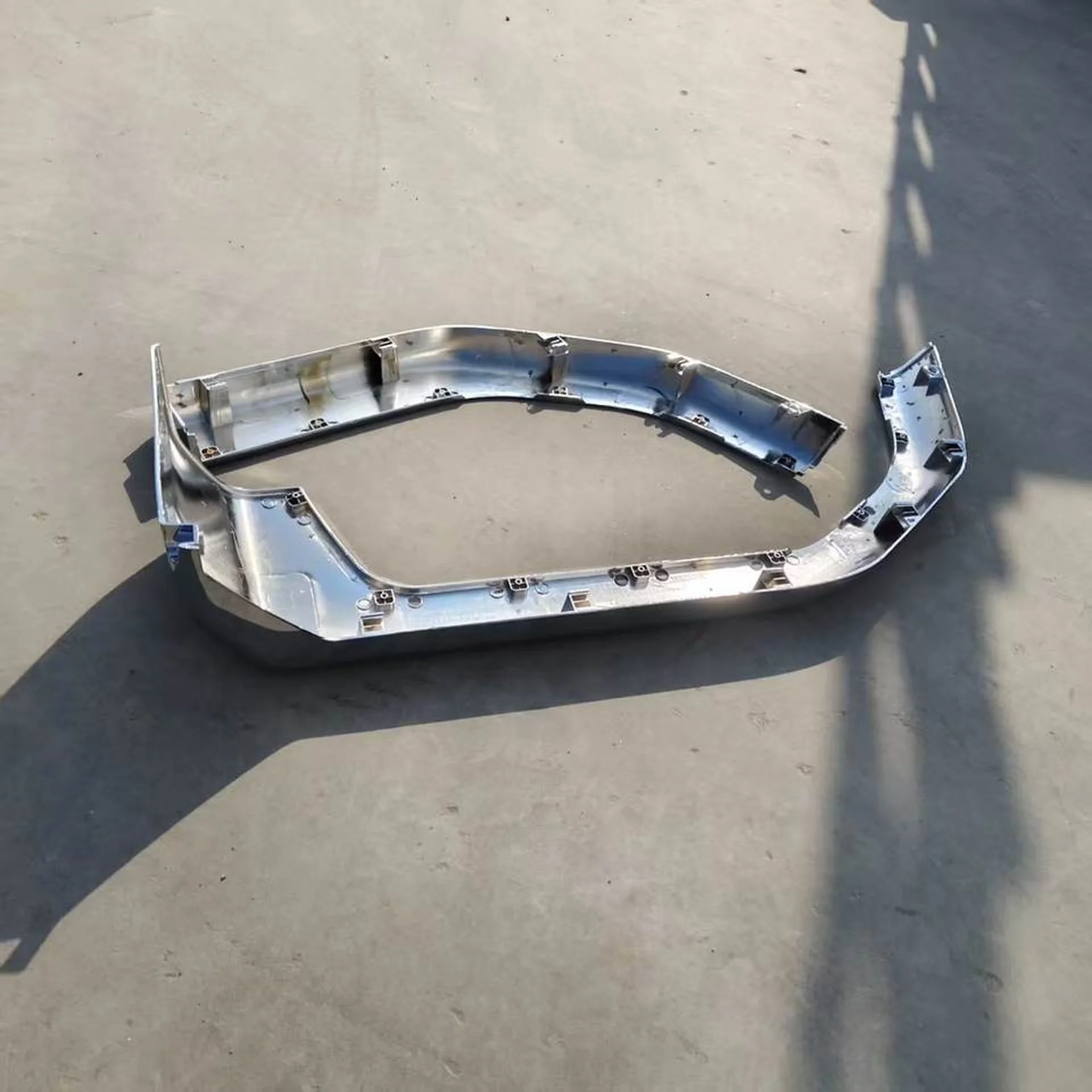 Chrome Plastic Fender / Mud Flap for Mitsubishi FM1524 / FM65F