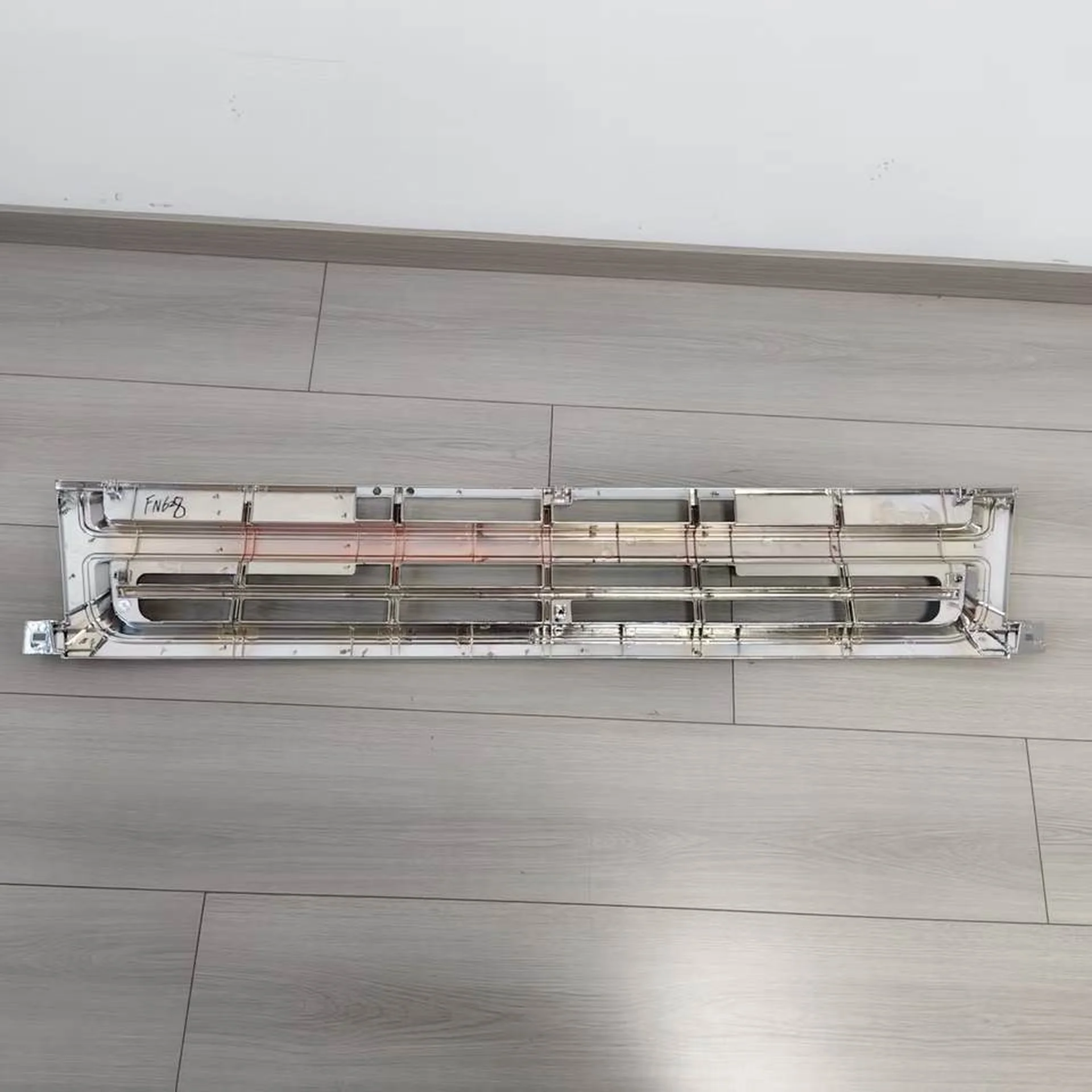 120/98CM Chrome Plastic Grille for Mitsubishi FN628 / FM618