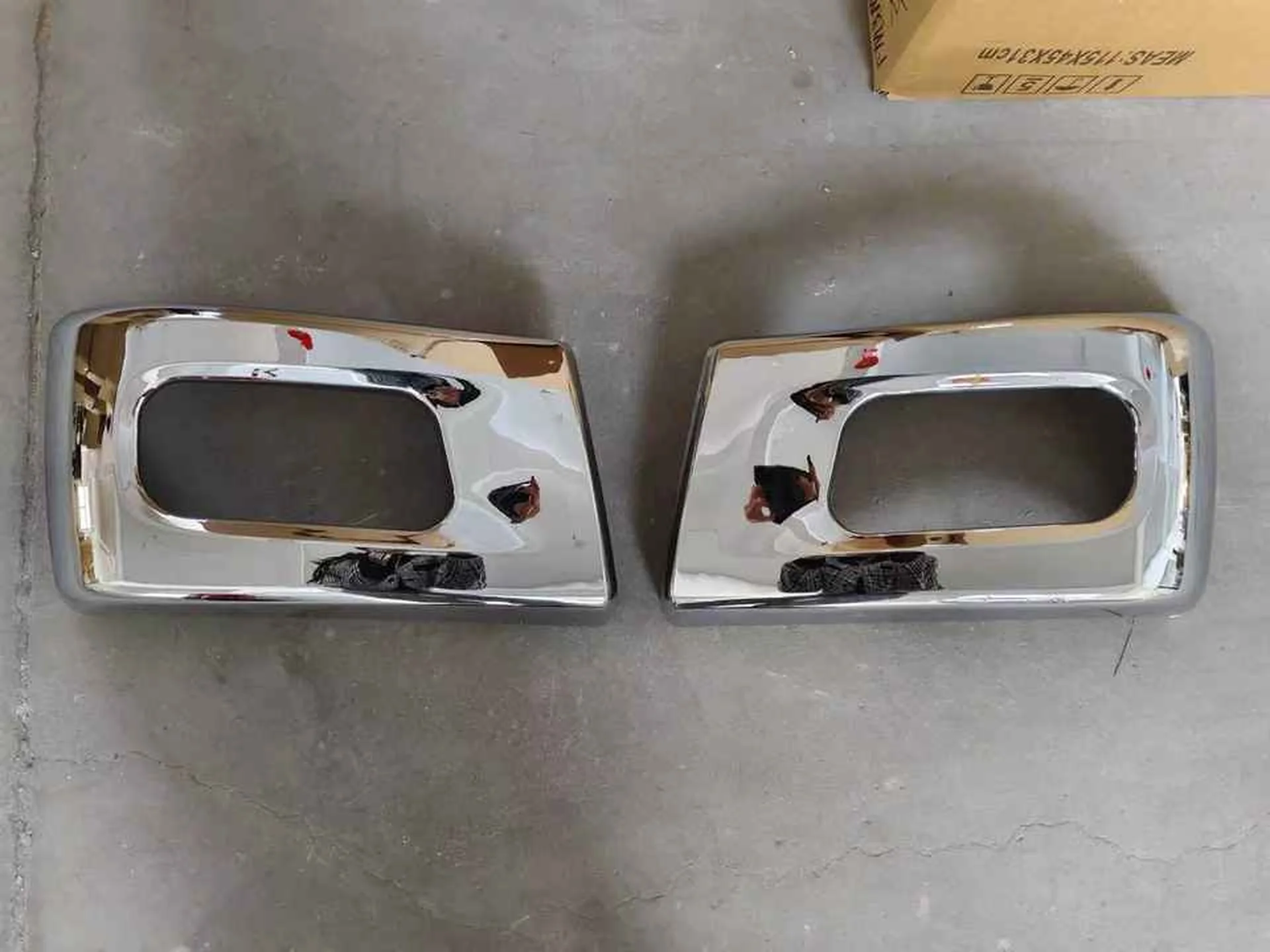 Chrome Plastic Fog Lamp for Mitsubishi Canter 2010