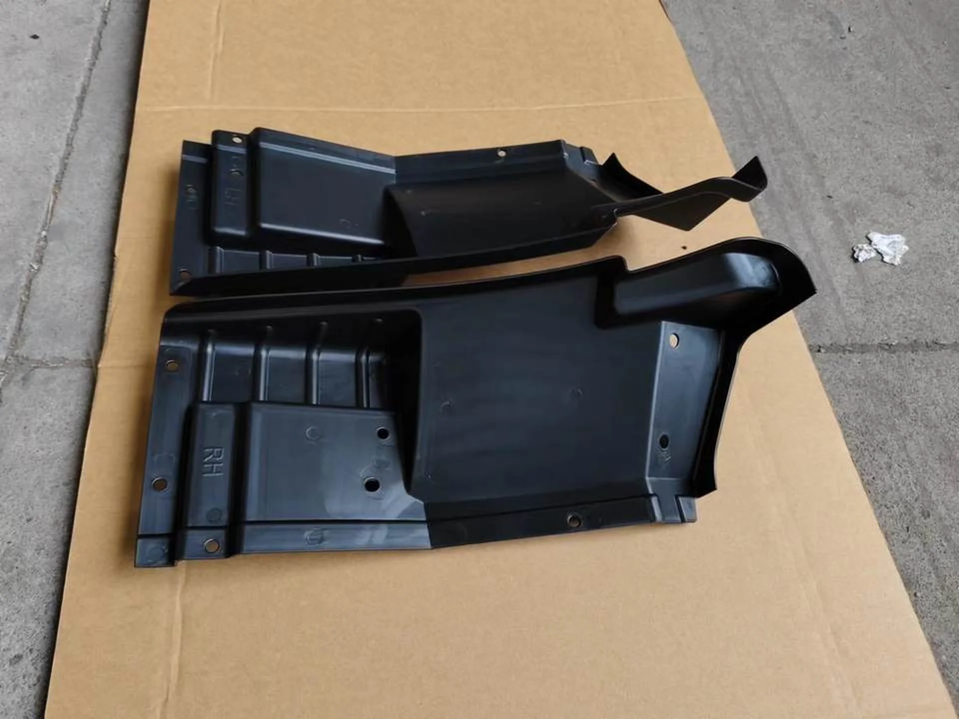 23*61CM Black Plastic Fender / Mud Flap for Mitsubishi Canter 2010