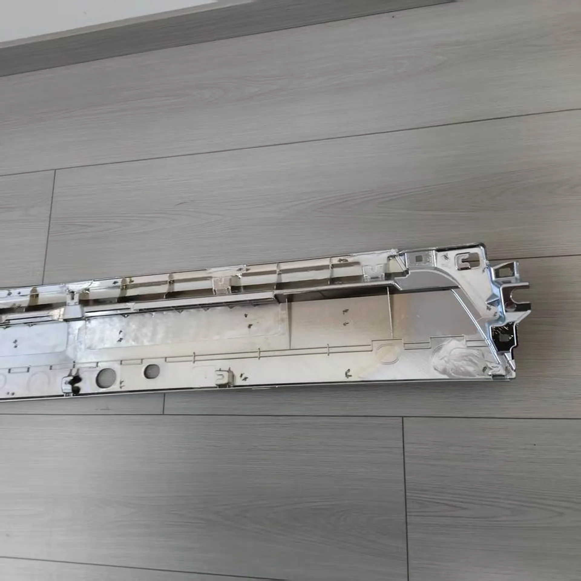 Chrome Plastic Wiper Panel / Arm for Mitsubishi Fuso 2020