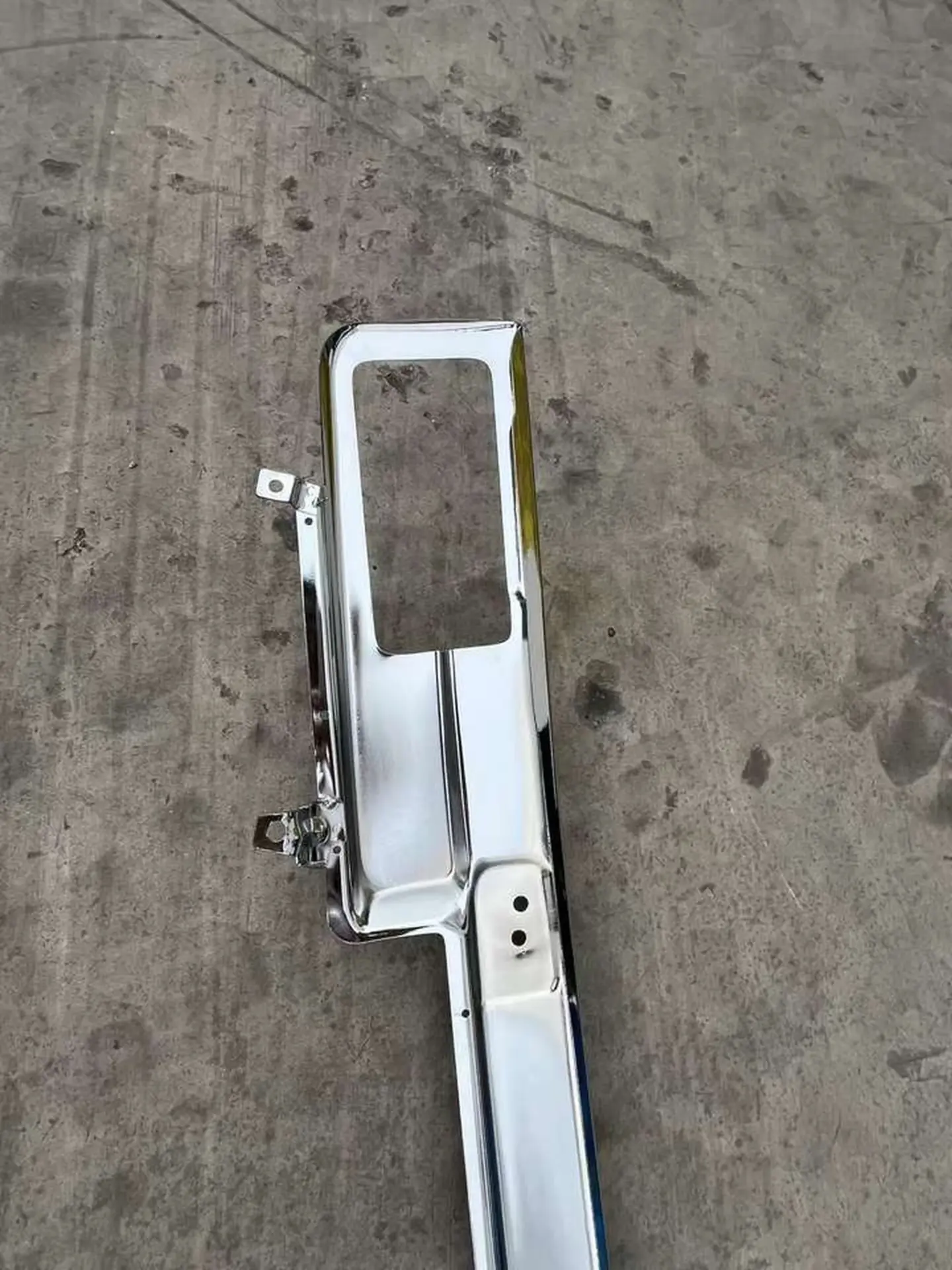 Chrome Plastic Wiper Panel / Arm for Nissan CWA451 / UD