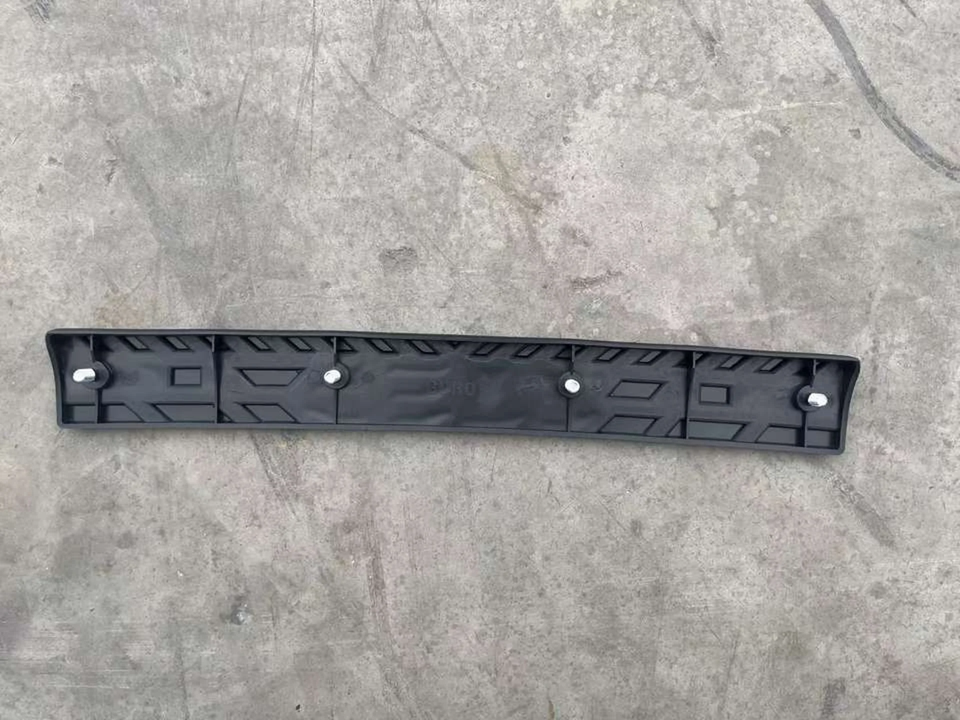 50*6CM Black Plastic Door / Window Trim for Nissan CWA451 / UD