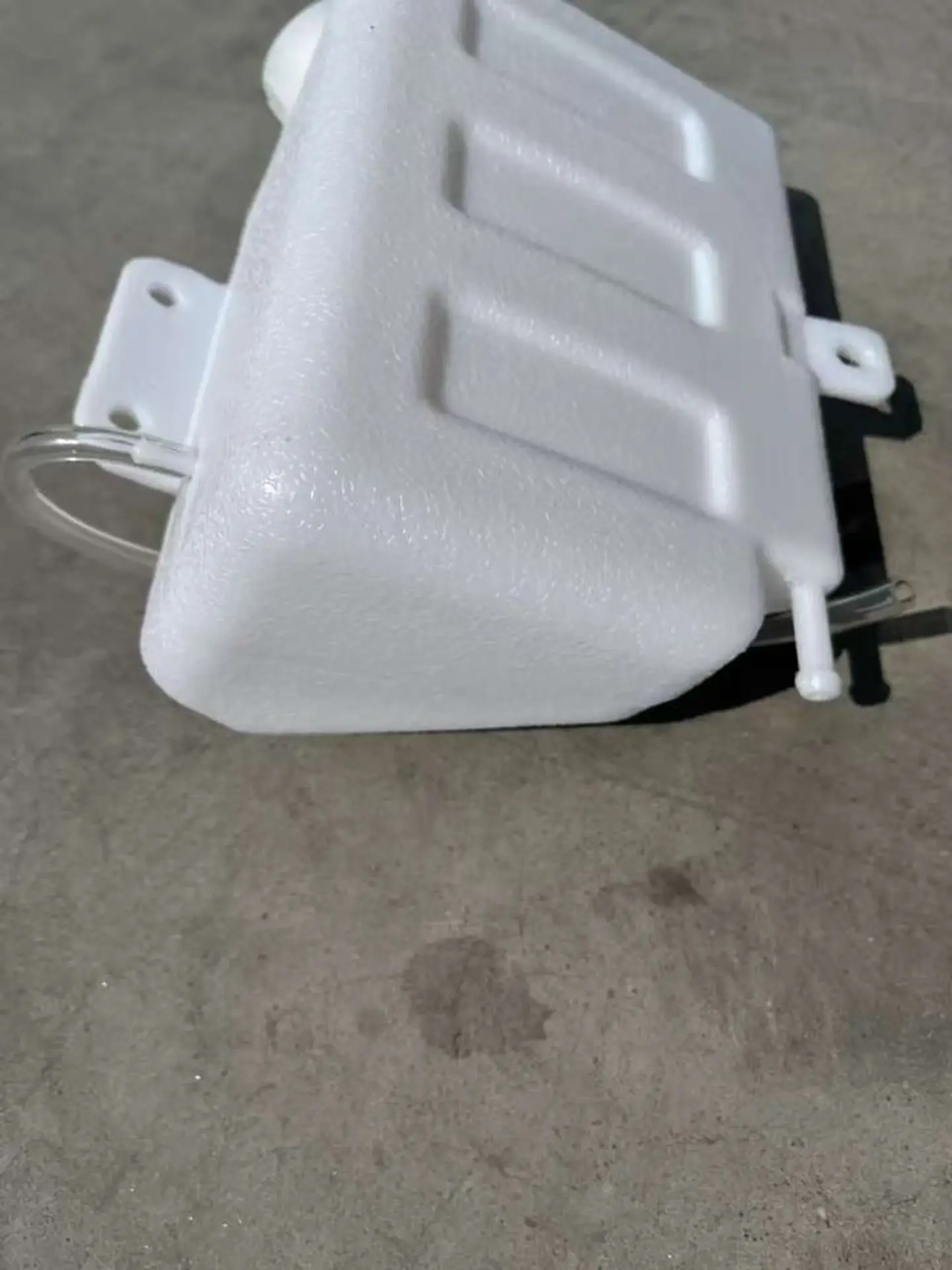 White Plastic Radiator Panel for Hyundai