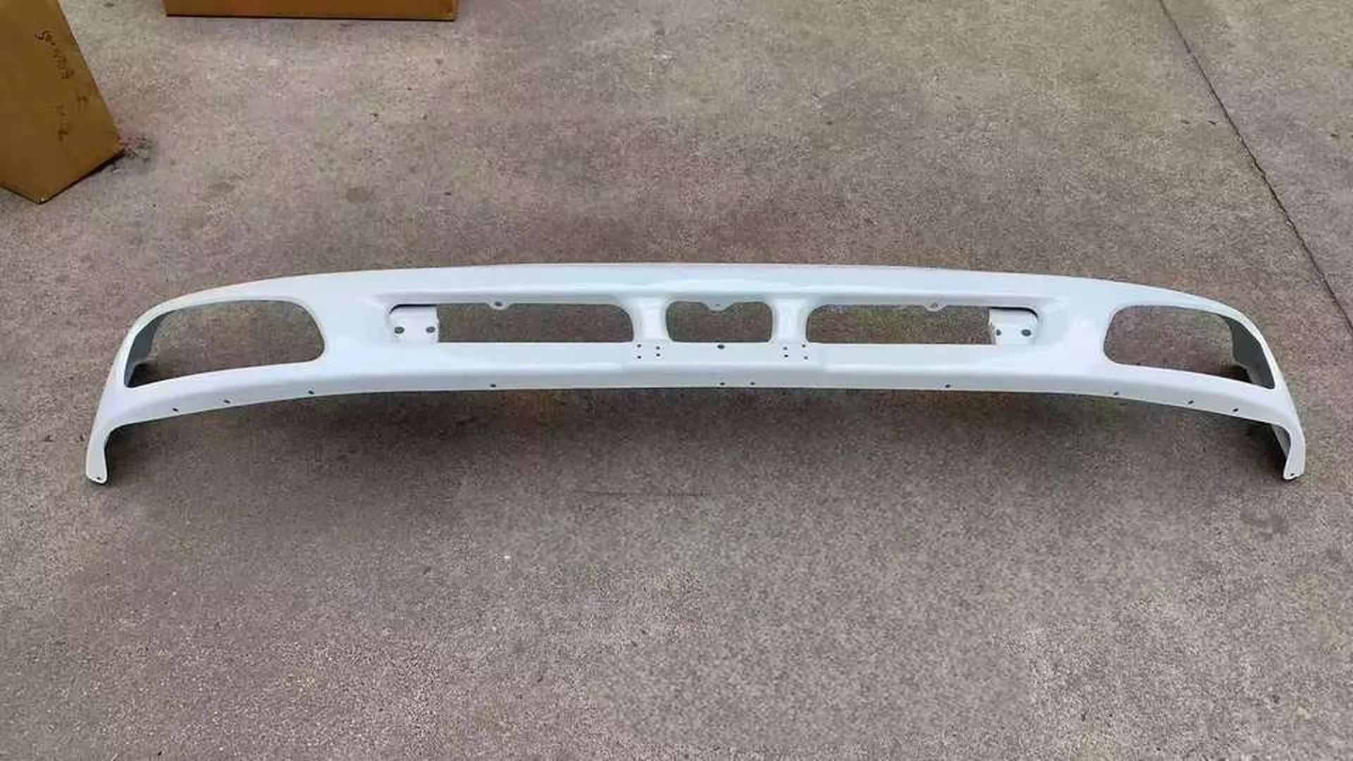 195CM Chrome / White Metal / Iron Bumper for Hino